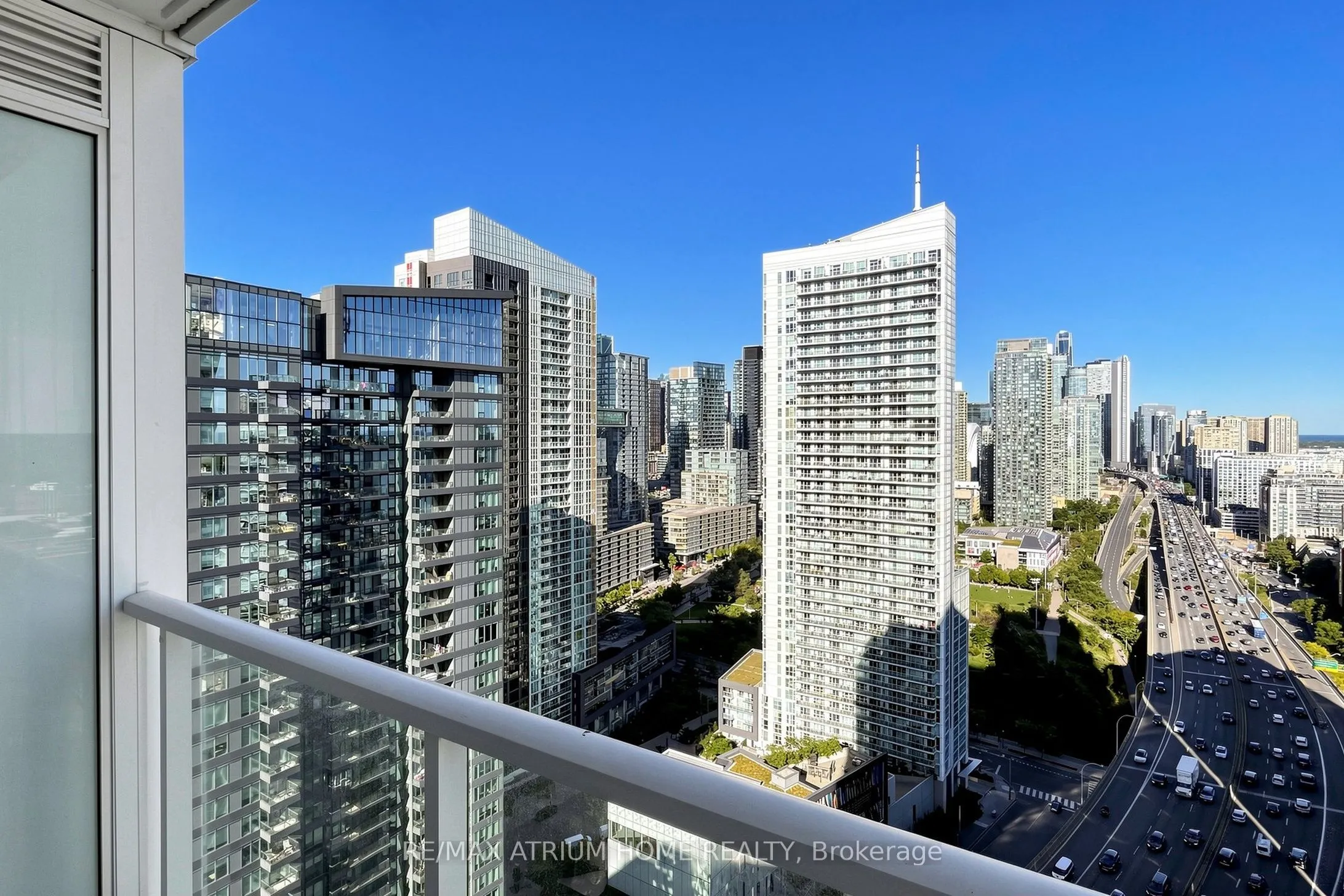19 Bathurst Street #3206