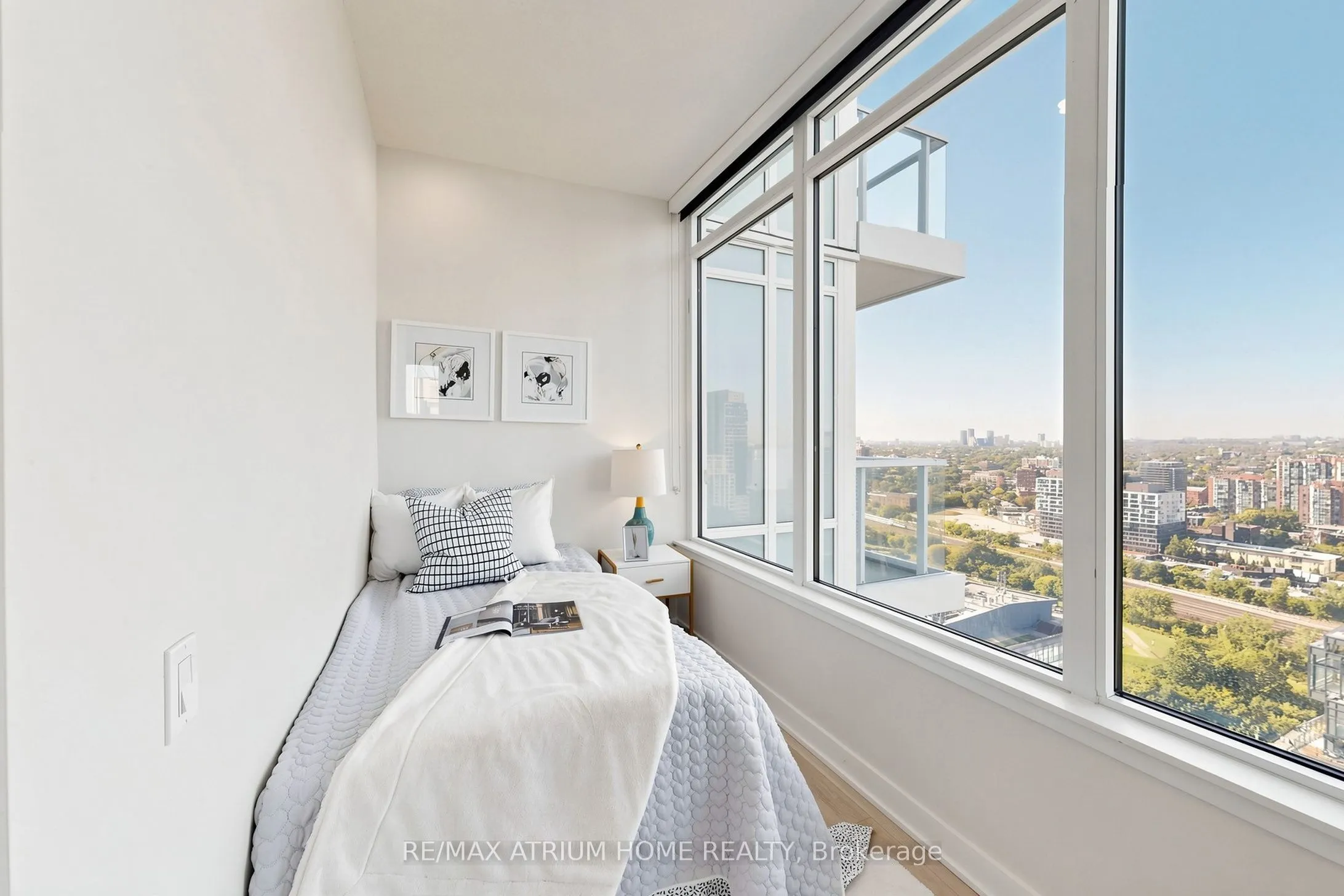 19 Bathurst Street #3206