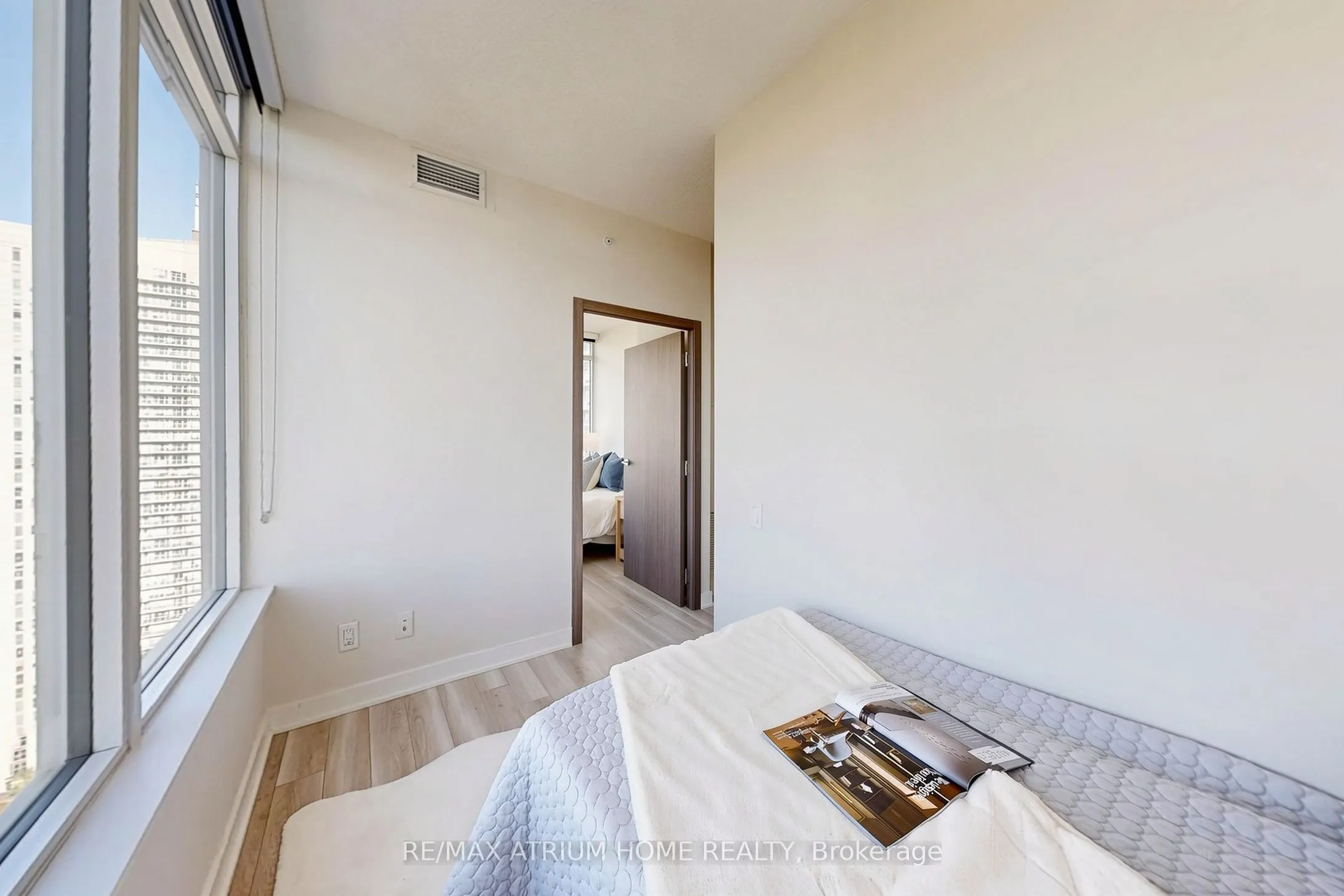 19 Bathurst Street #3206