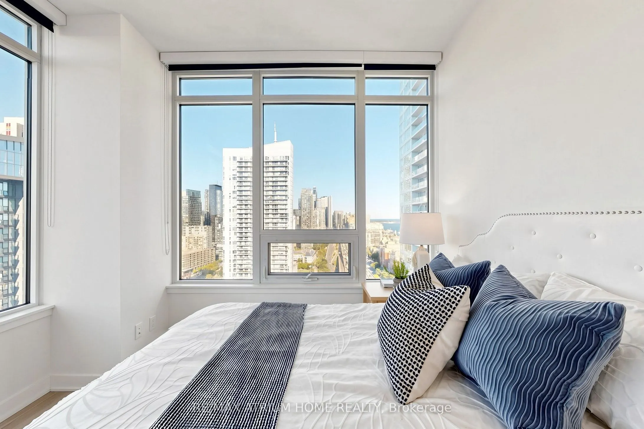 19 Bathurst Street #3206