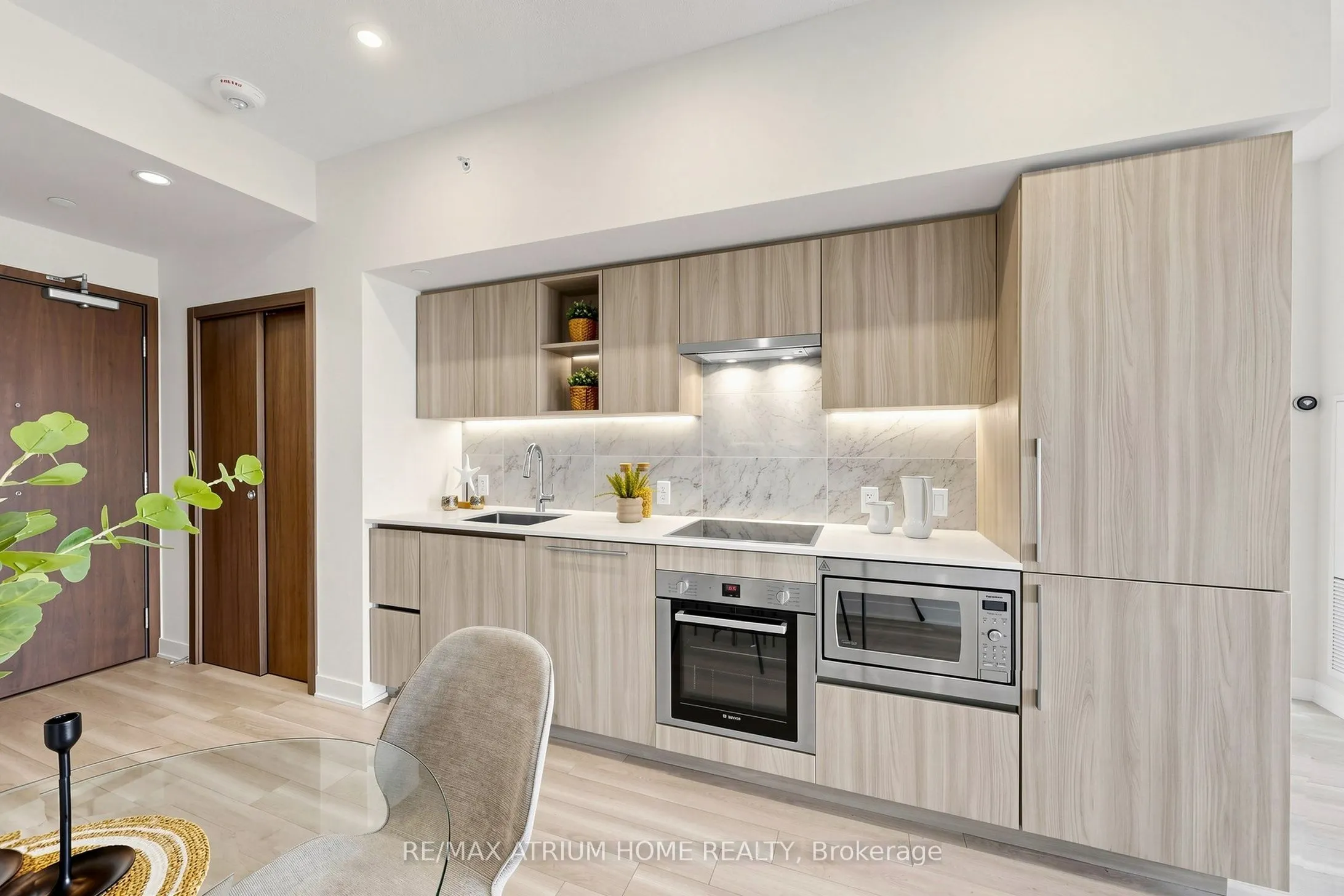 19 Bathurst Street #3206