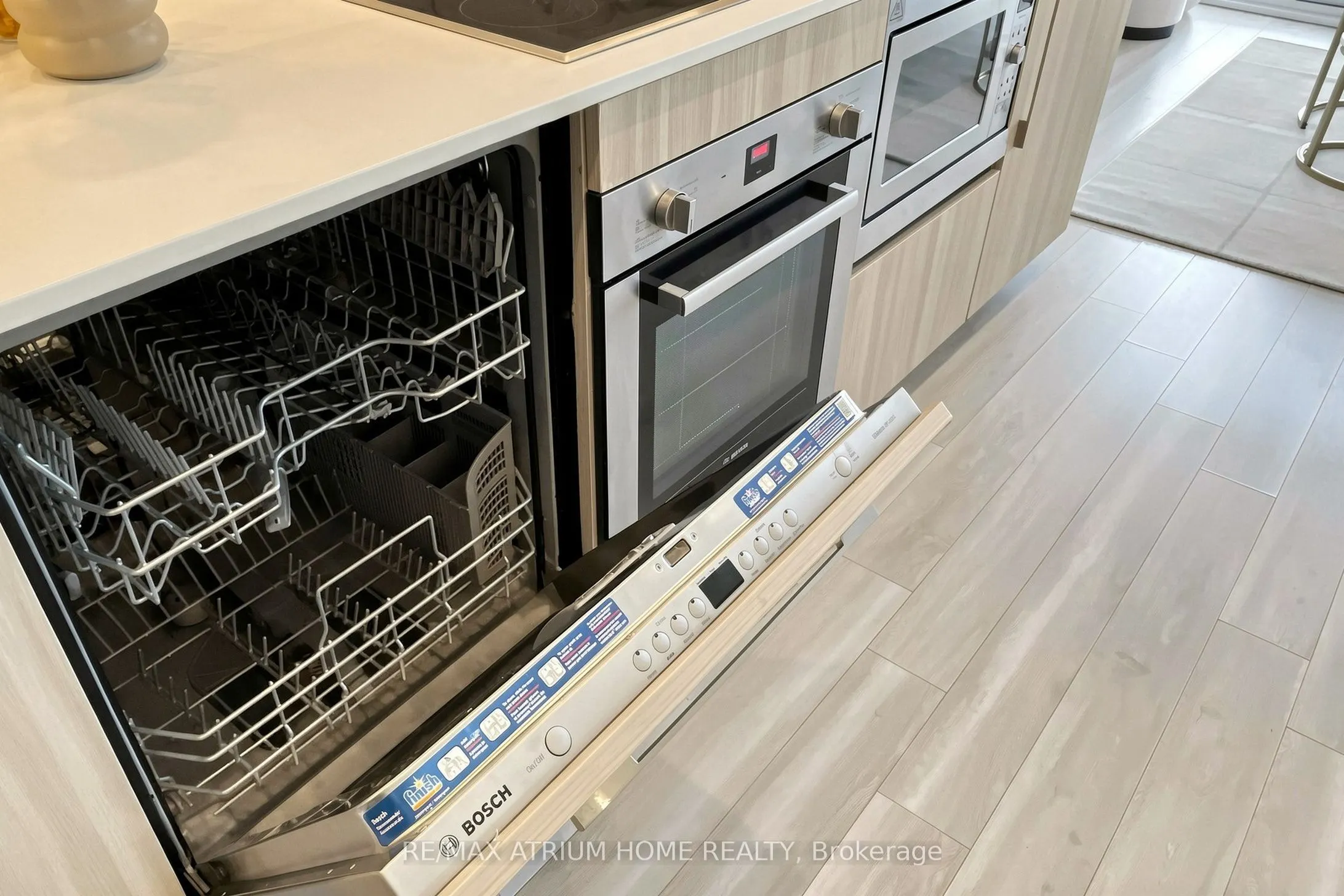 19 Bathurst Street #3206