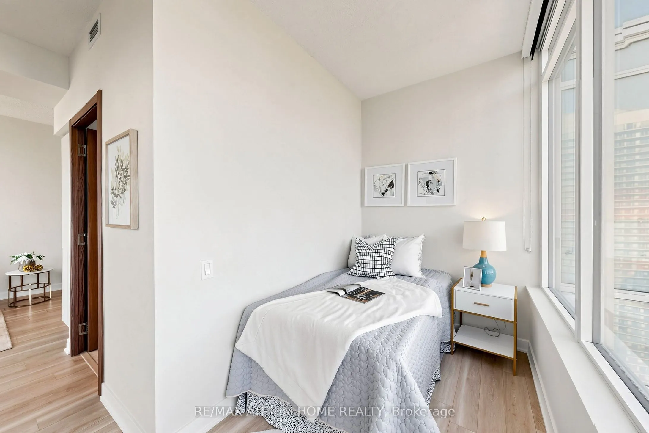 19 Bathurst Street #3206