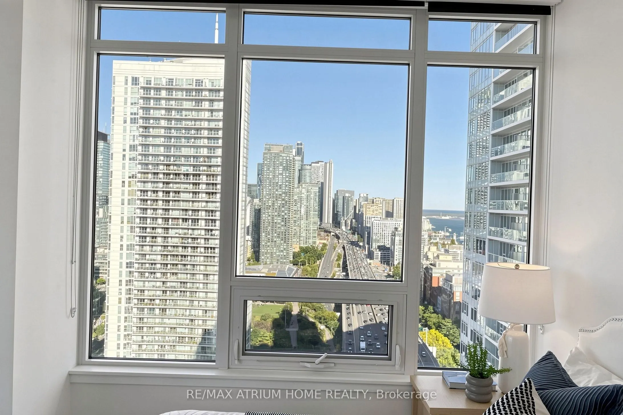 19 Bathurst Street #3206
