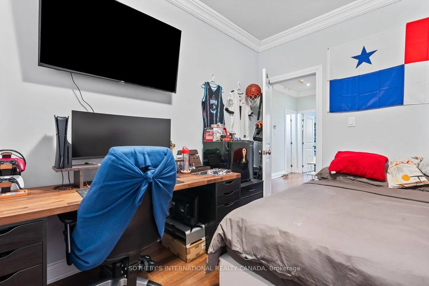 8 Highbourne Road #1