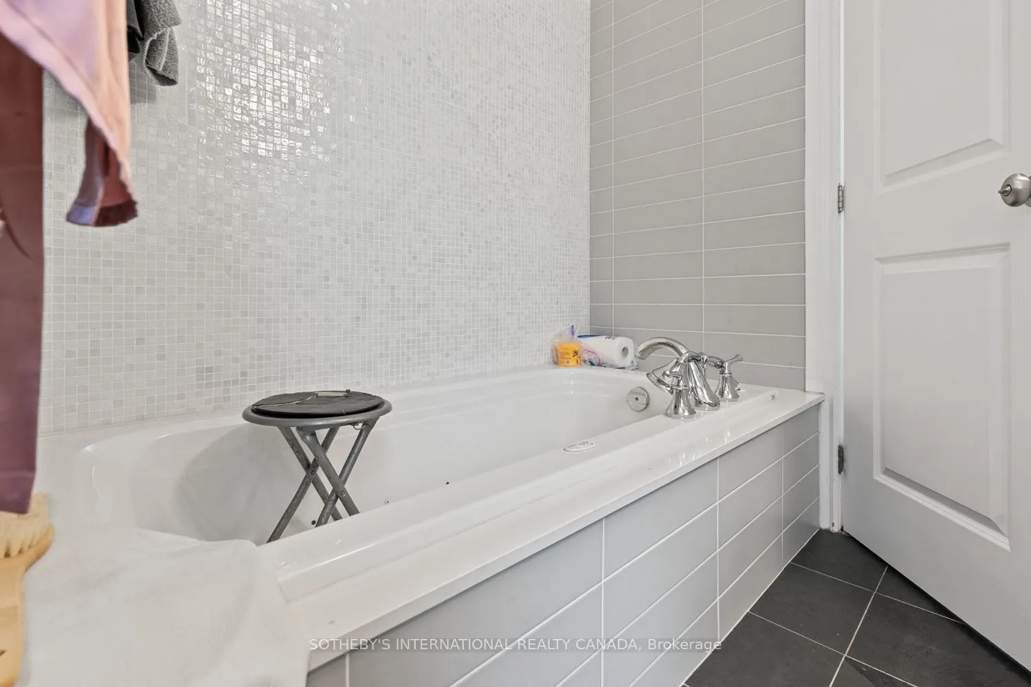 8 Highbourne Road #1