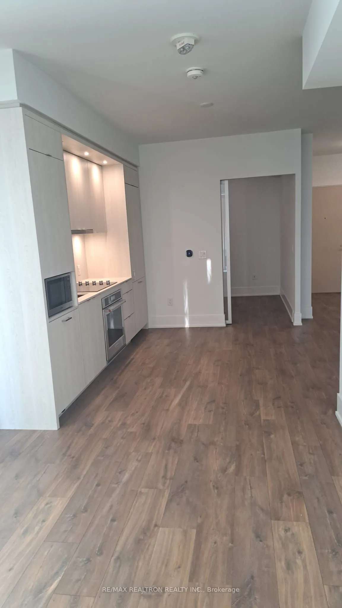 480 Front Street W #903