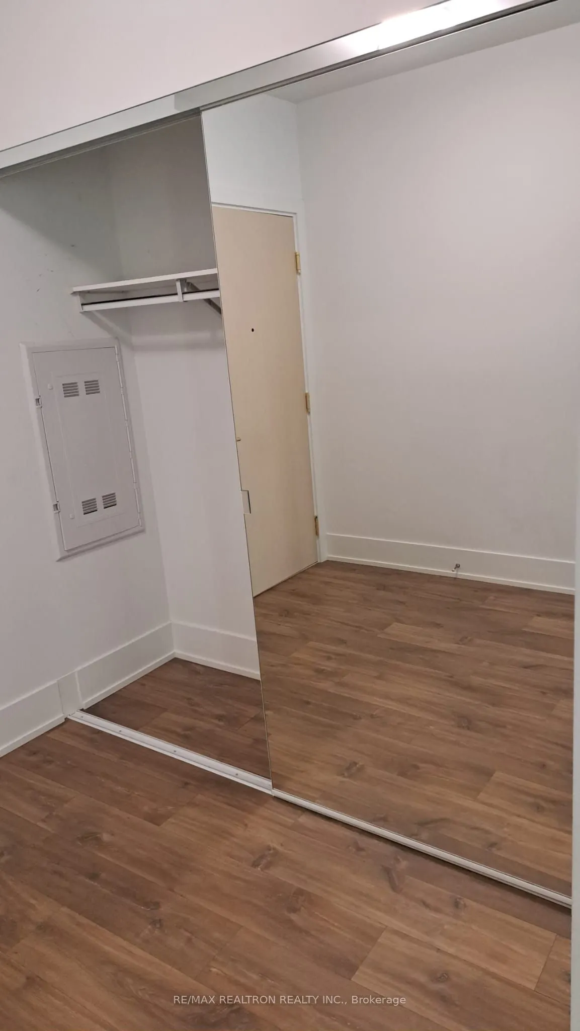 480 Front Street W #903