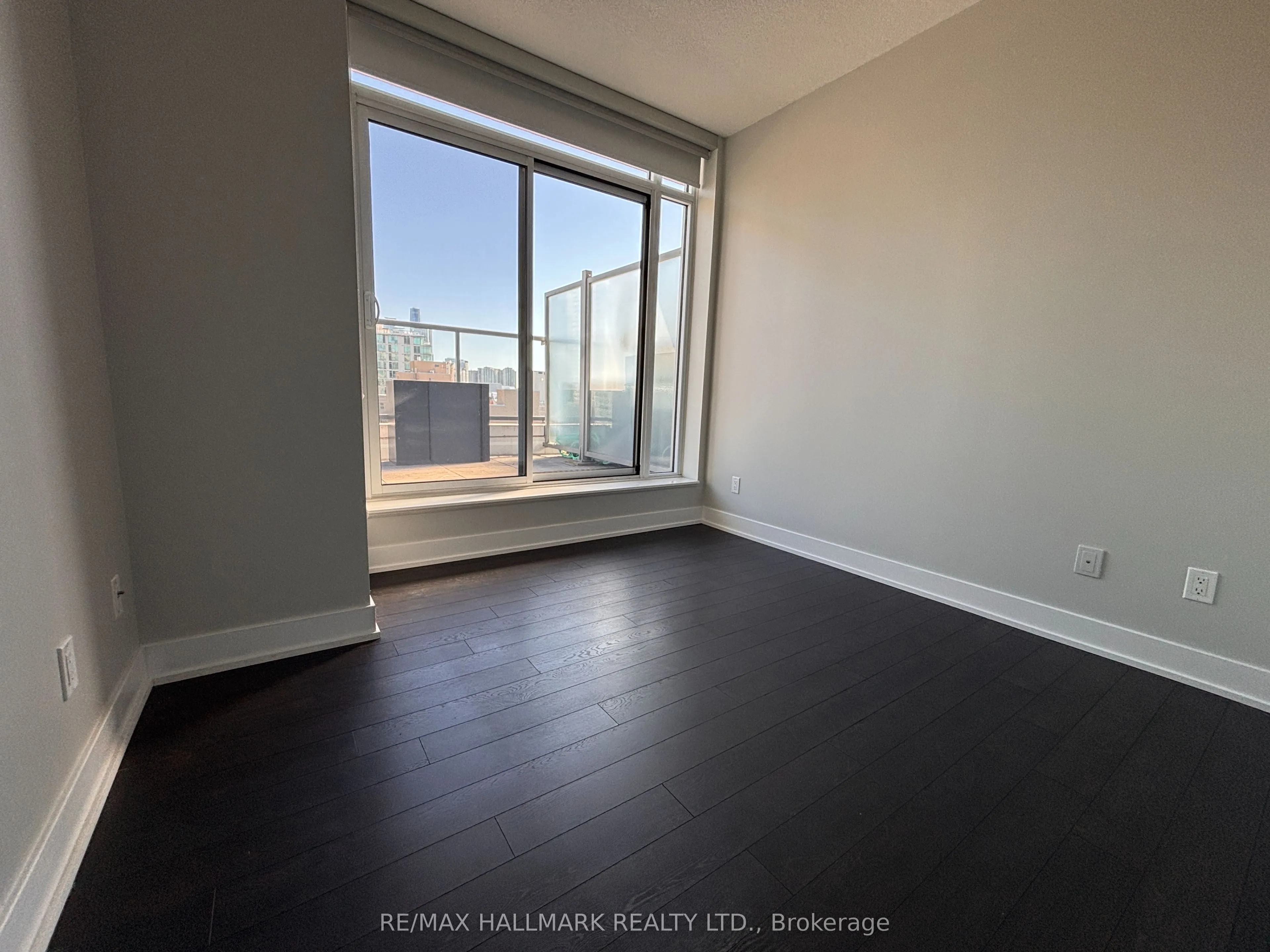 90 Stadium Road #905