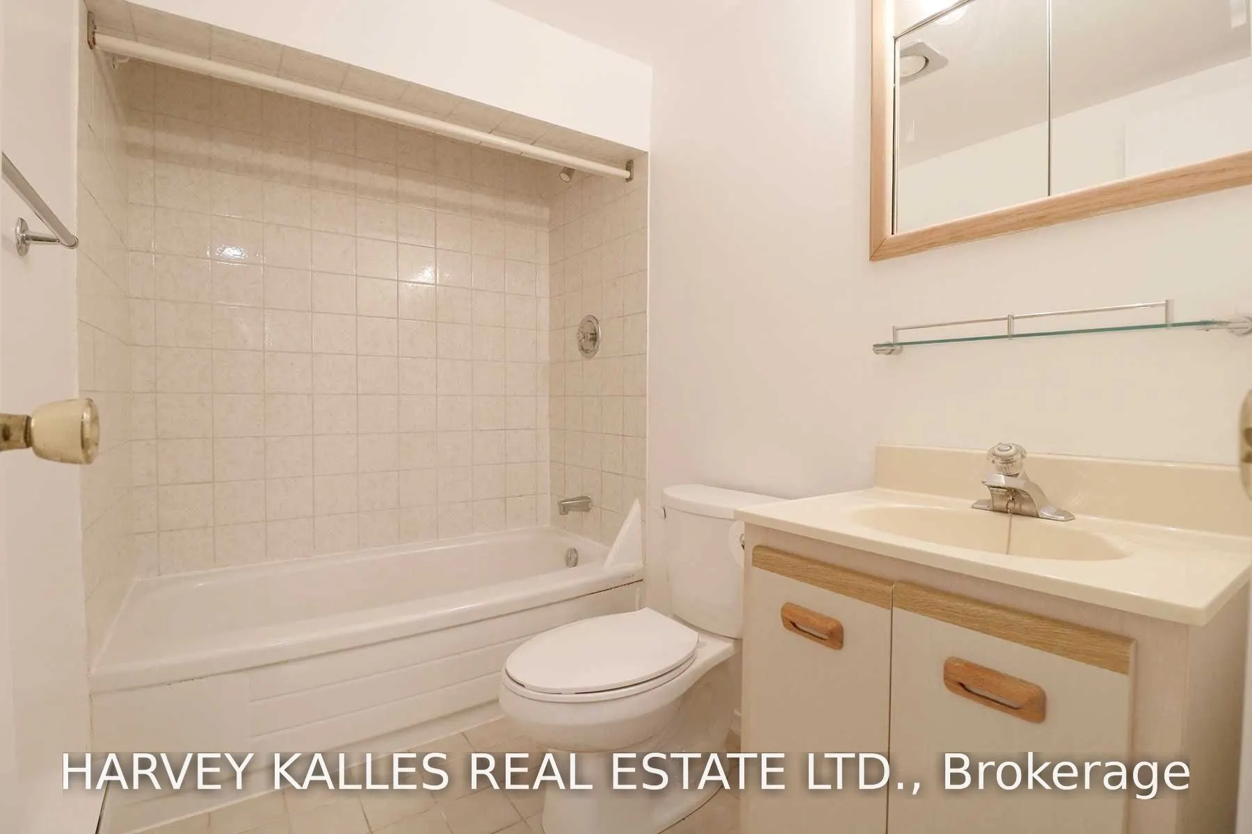 21 Braemar Avenue #Lower