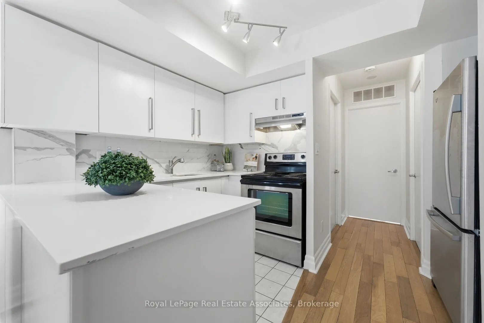 415 Jarvis Street #206