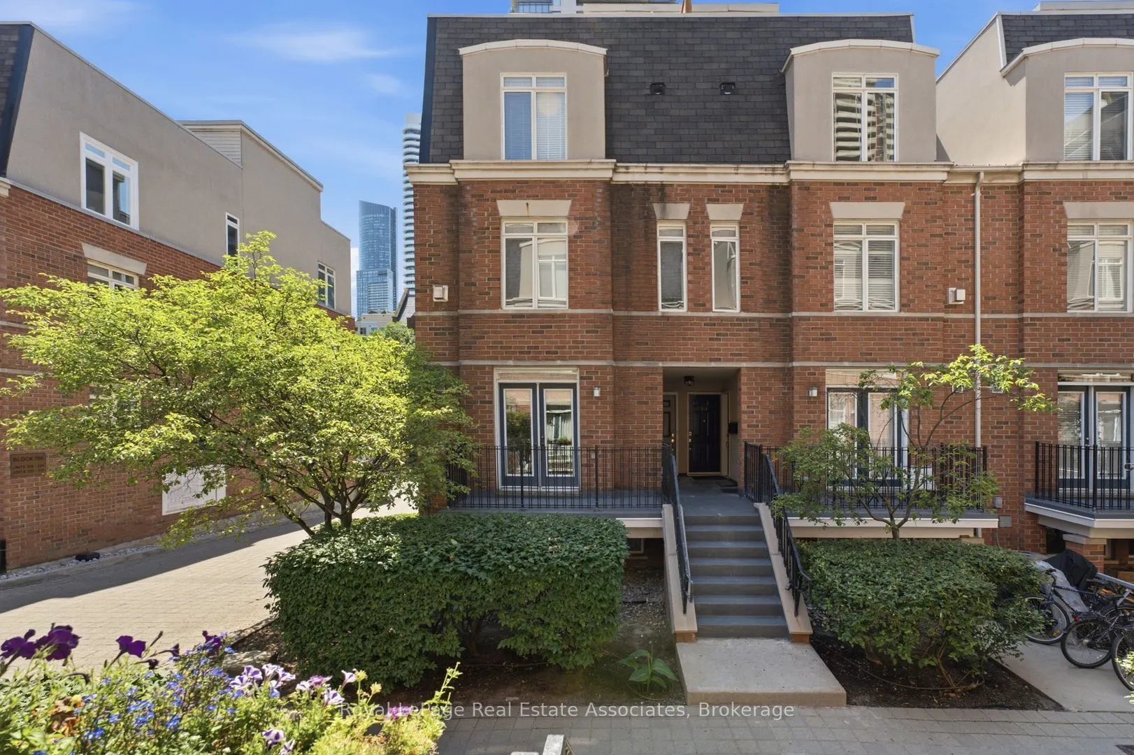 415 Jarvis Street #206