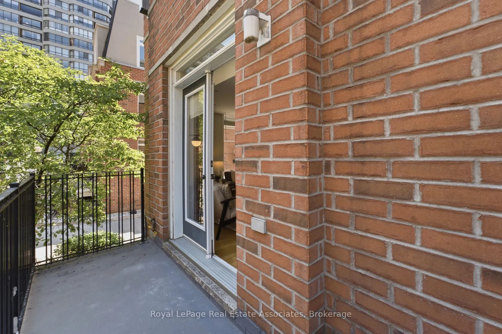 415 Jarvis Street #206