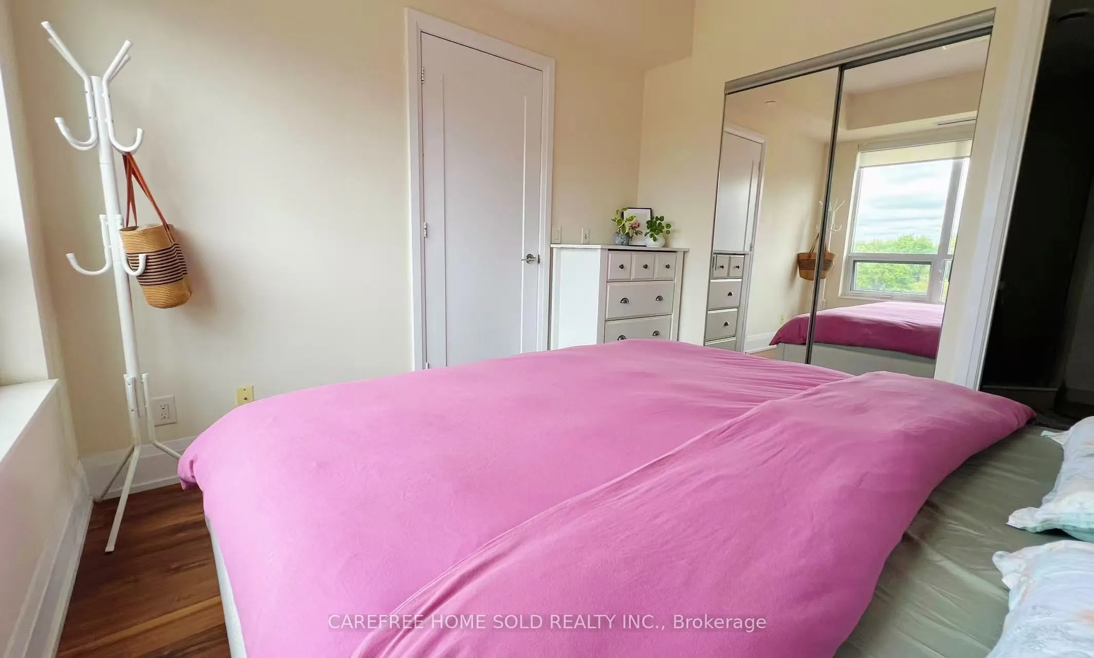 120 Harrison Garden Boulevard #527