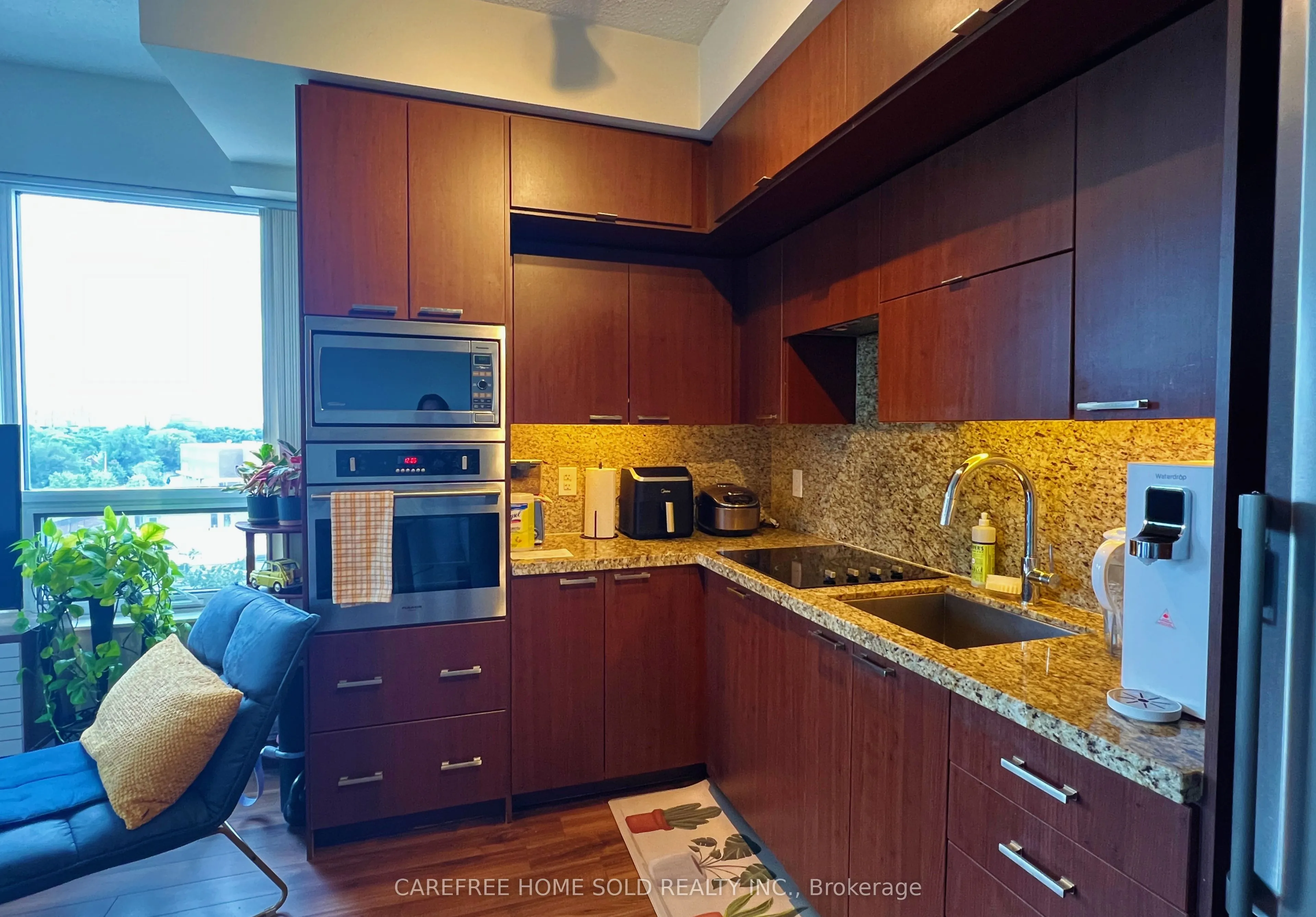 120 Harrison Garden Boulevard #527