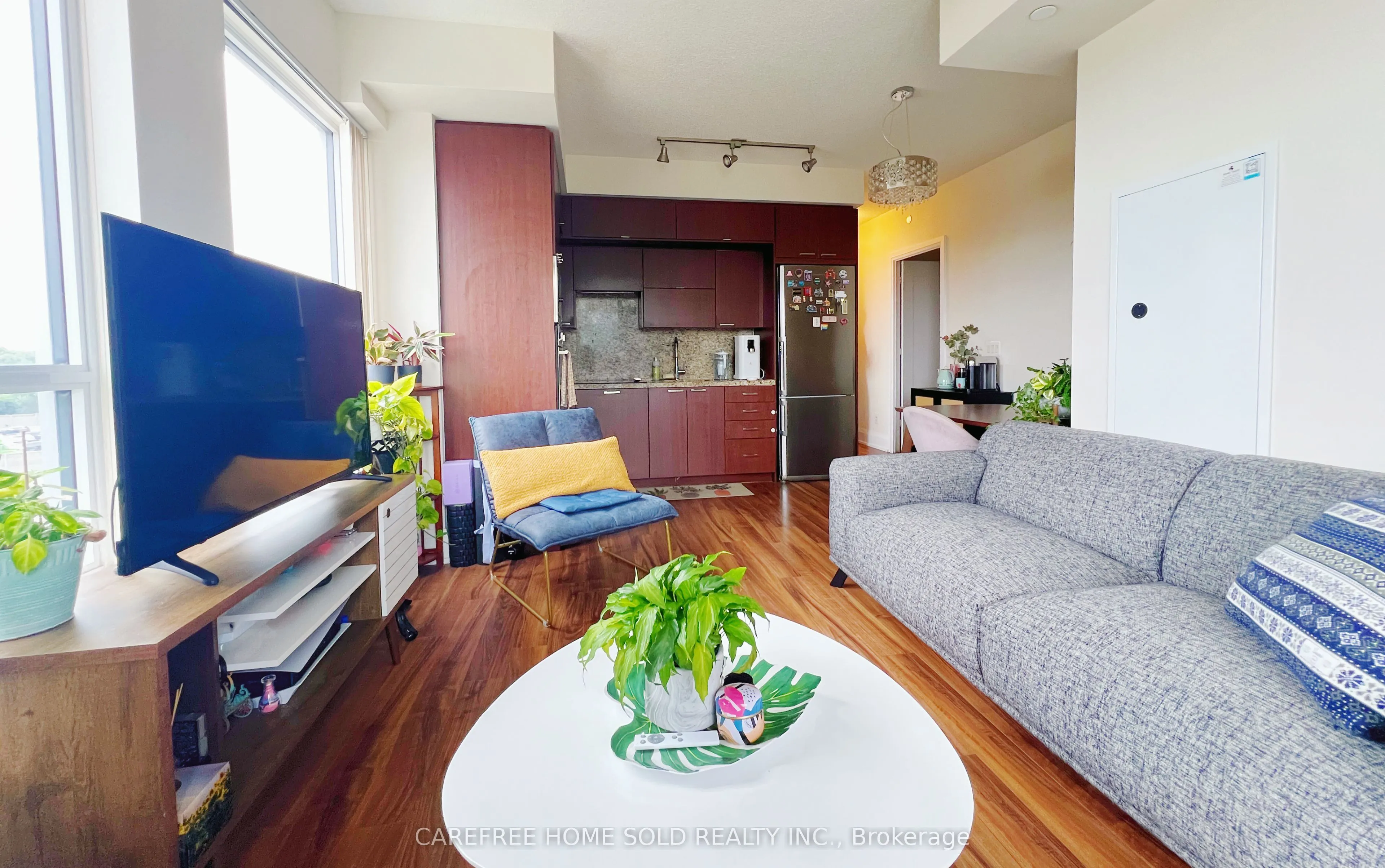120 Harrison Garden Boulevard #527