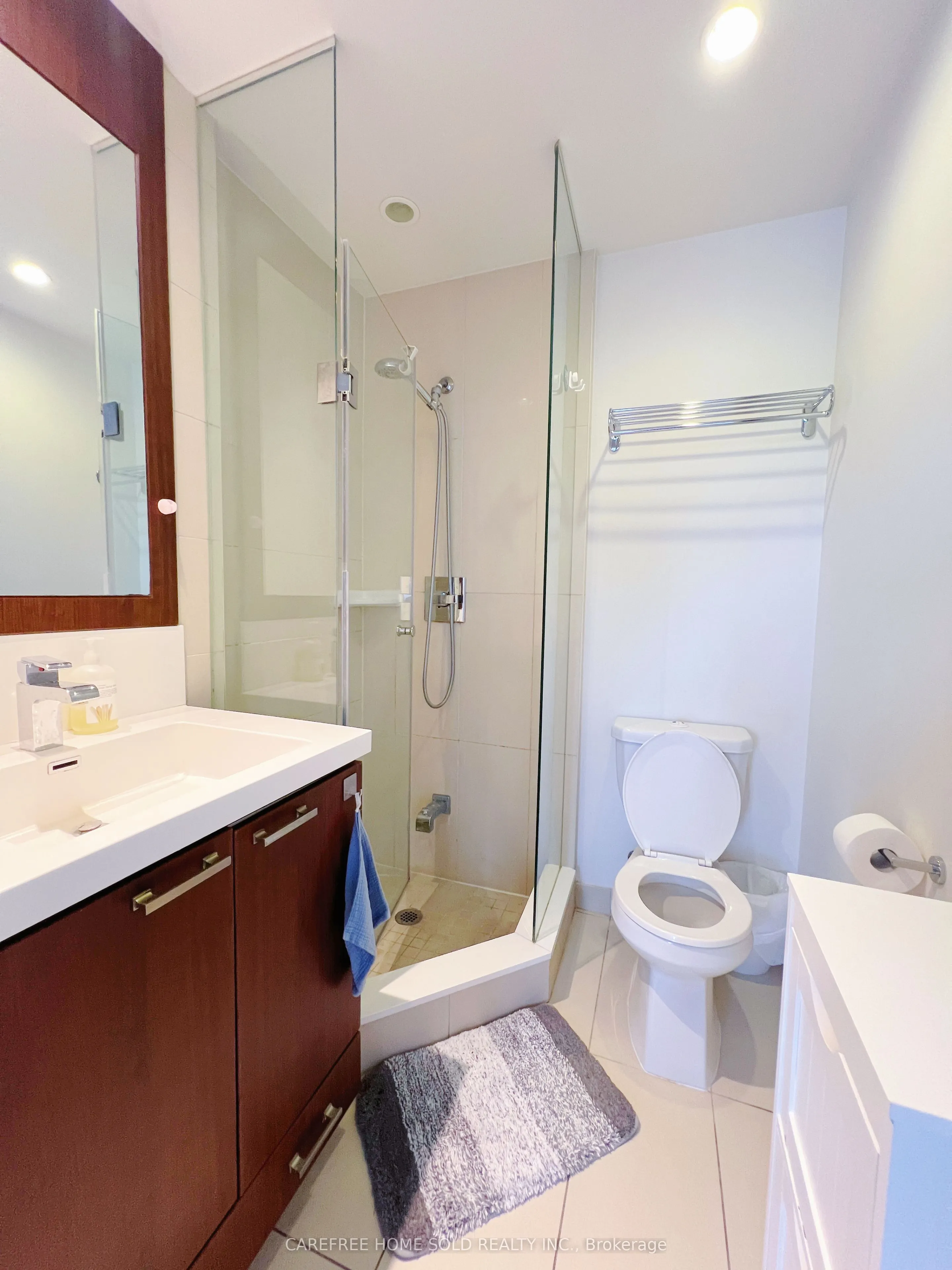 120 Harrison Garden Boulevard #527