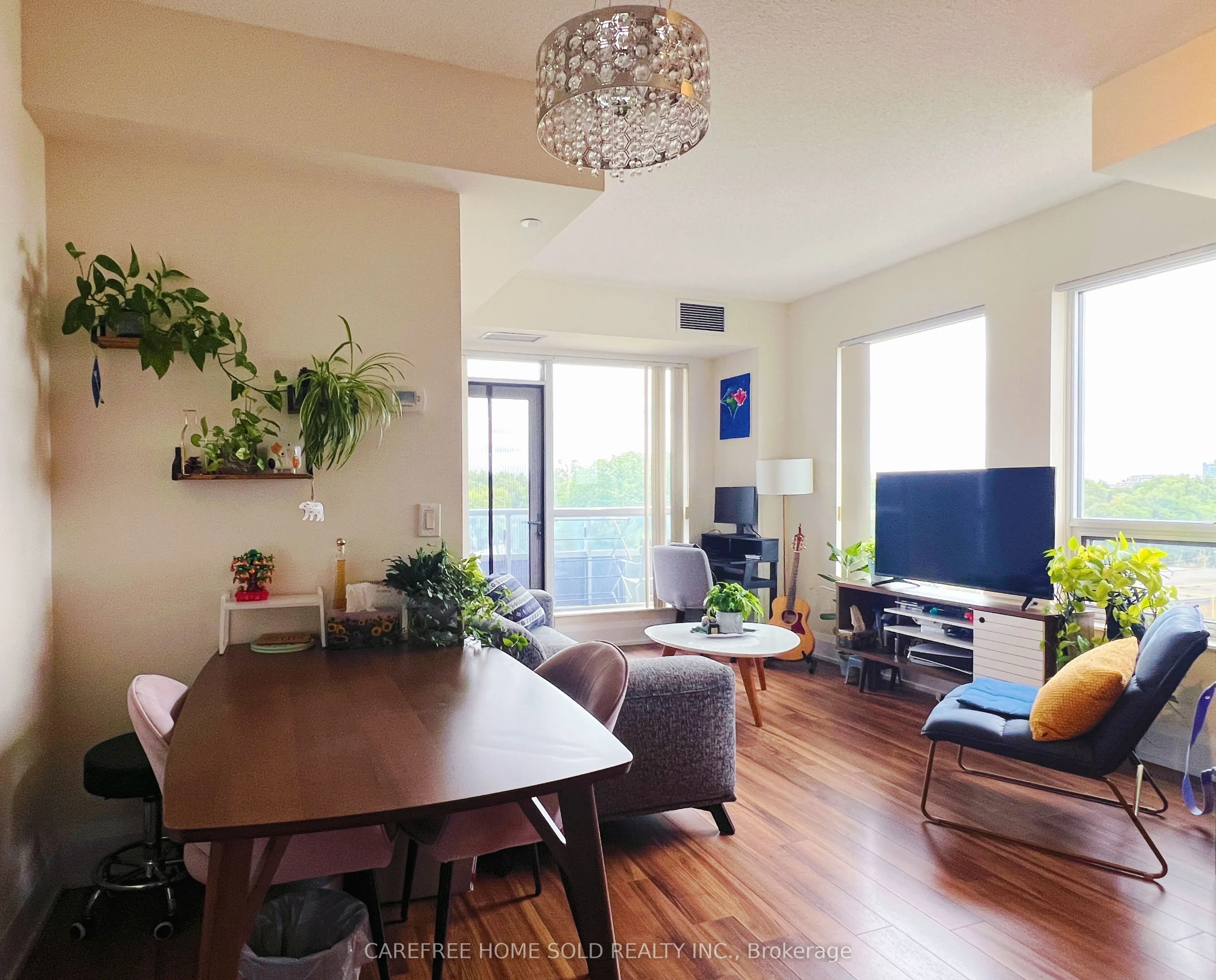 120 Harrison Garden Boulevard #527