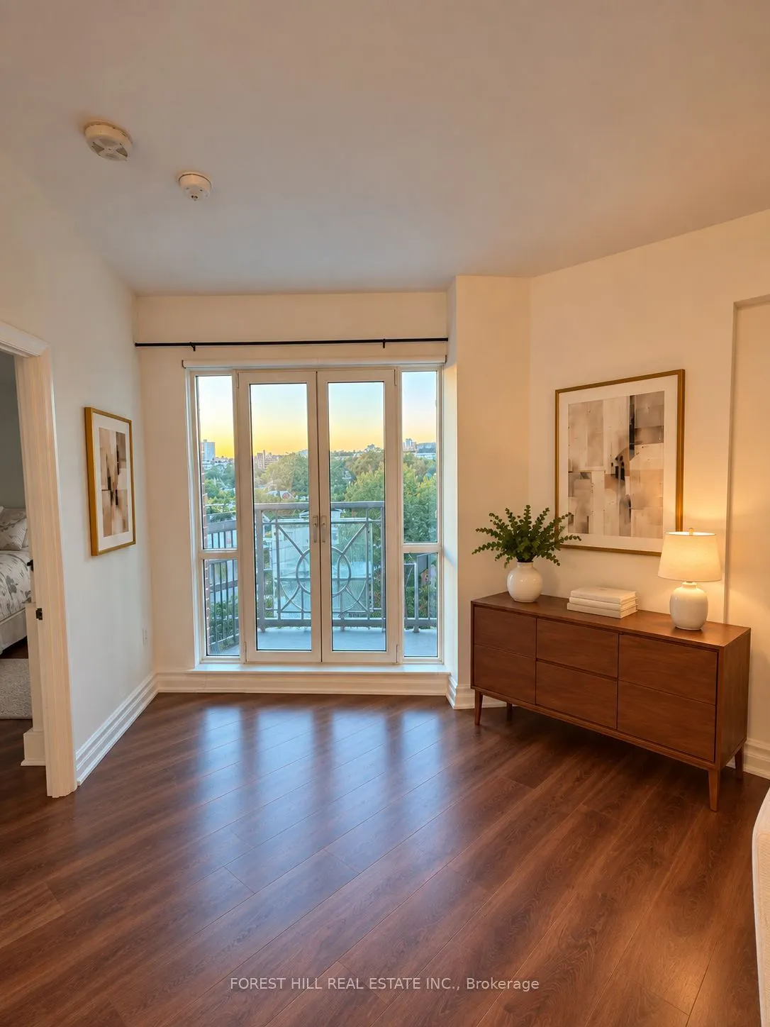 38 Avenue Road #802