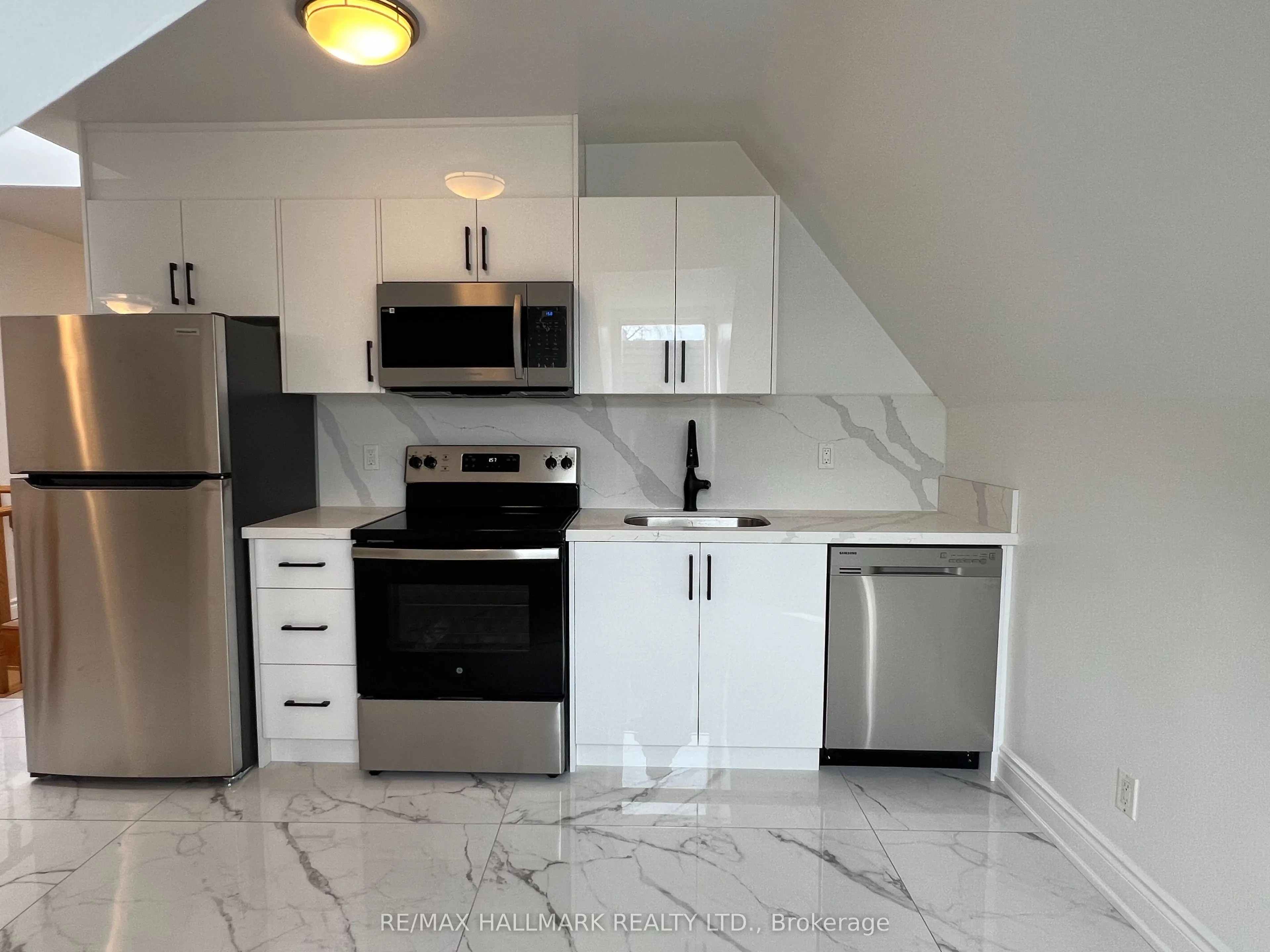 61 Cecil Street ##3