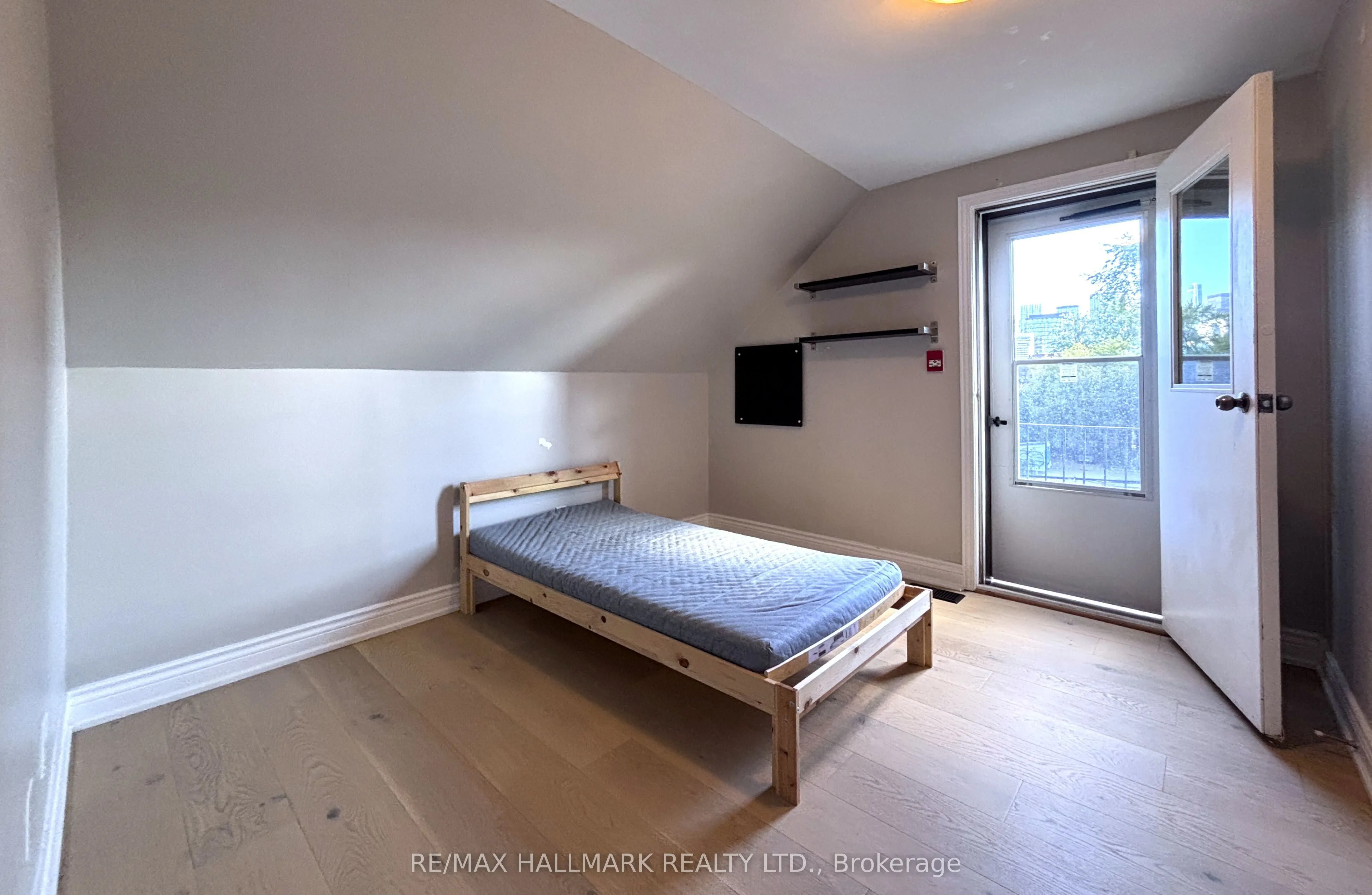 61 Cecil Street ##3