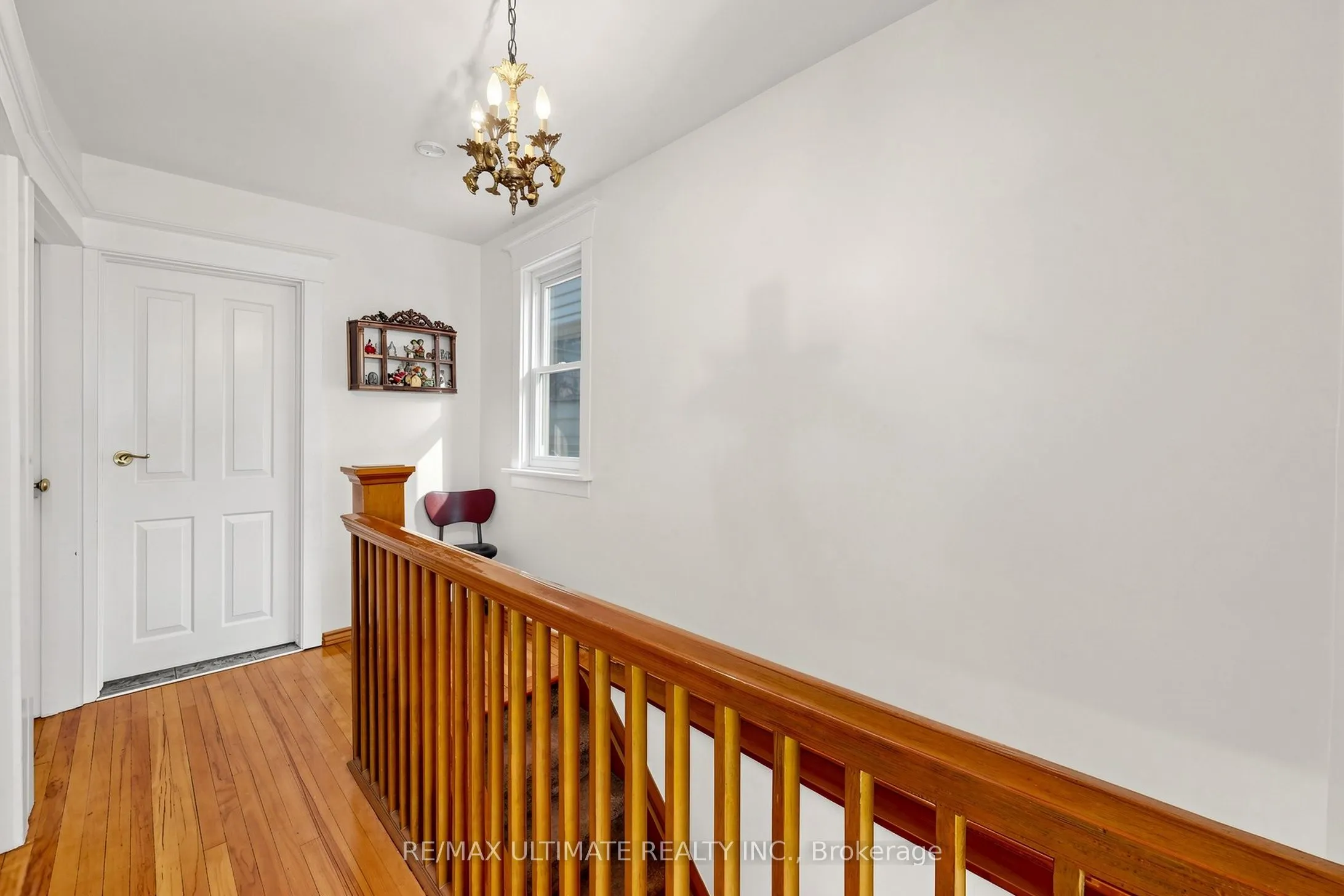 494 Oakwood Avenue W