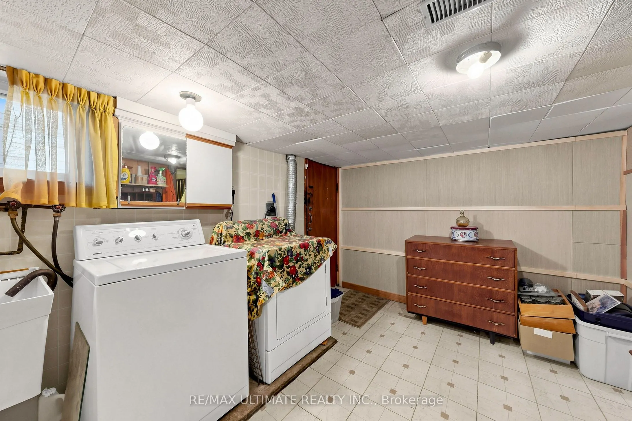 494 Oakwood Avenue W