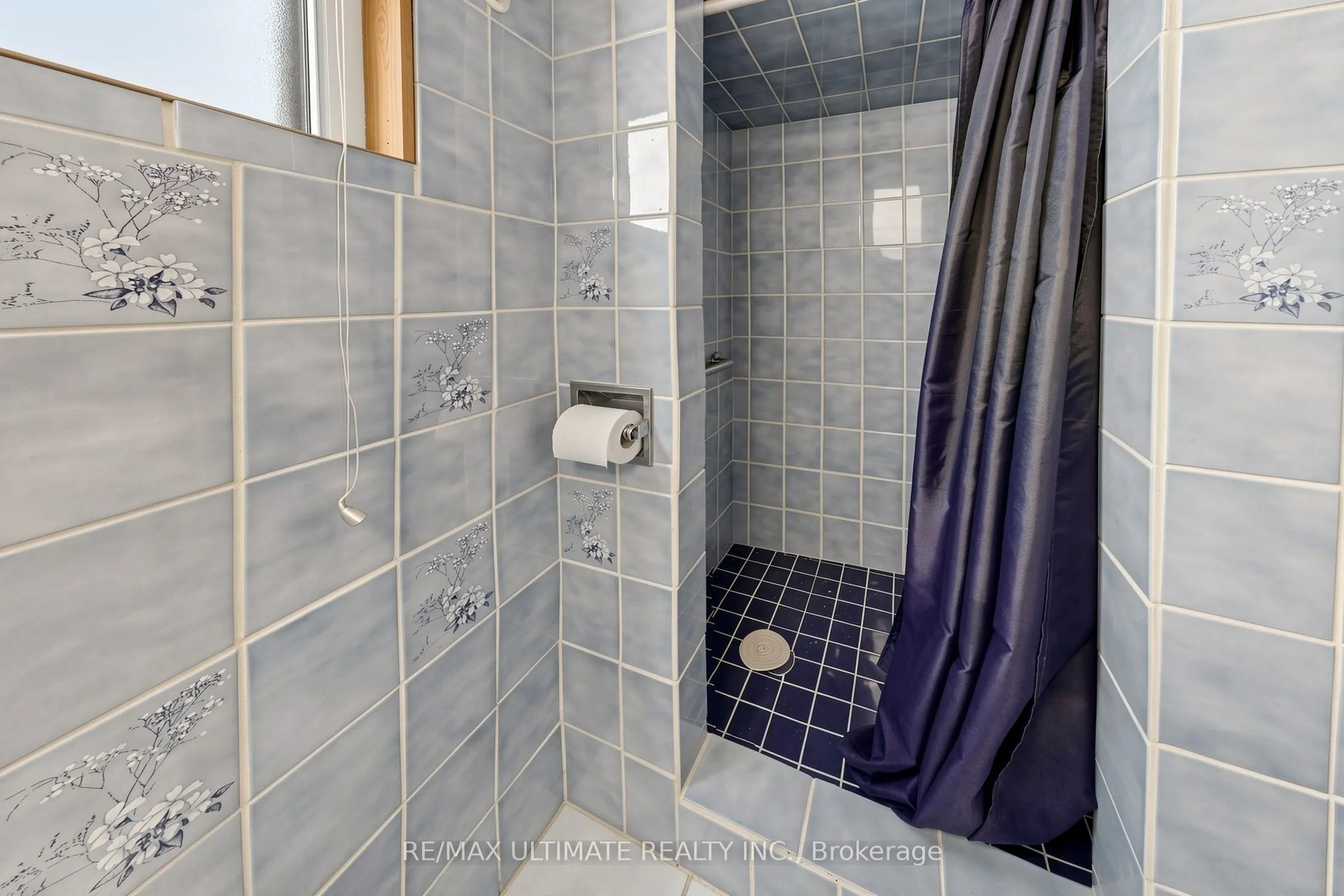 494 Oakwood Avenue W