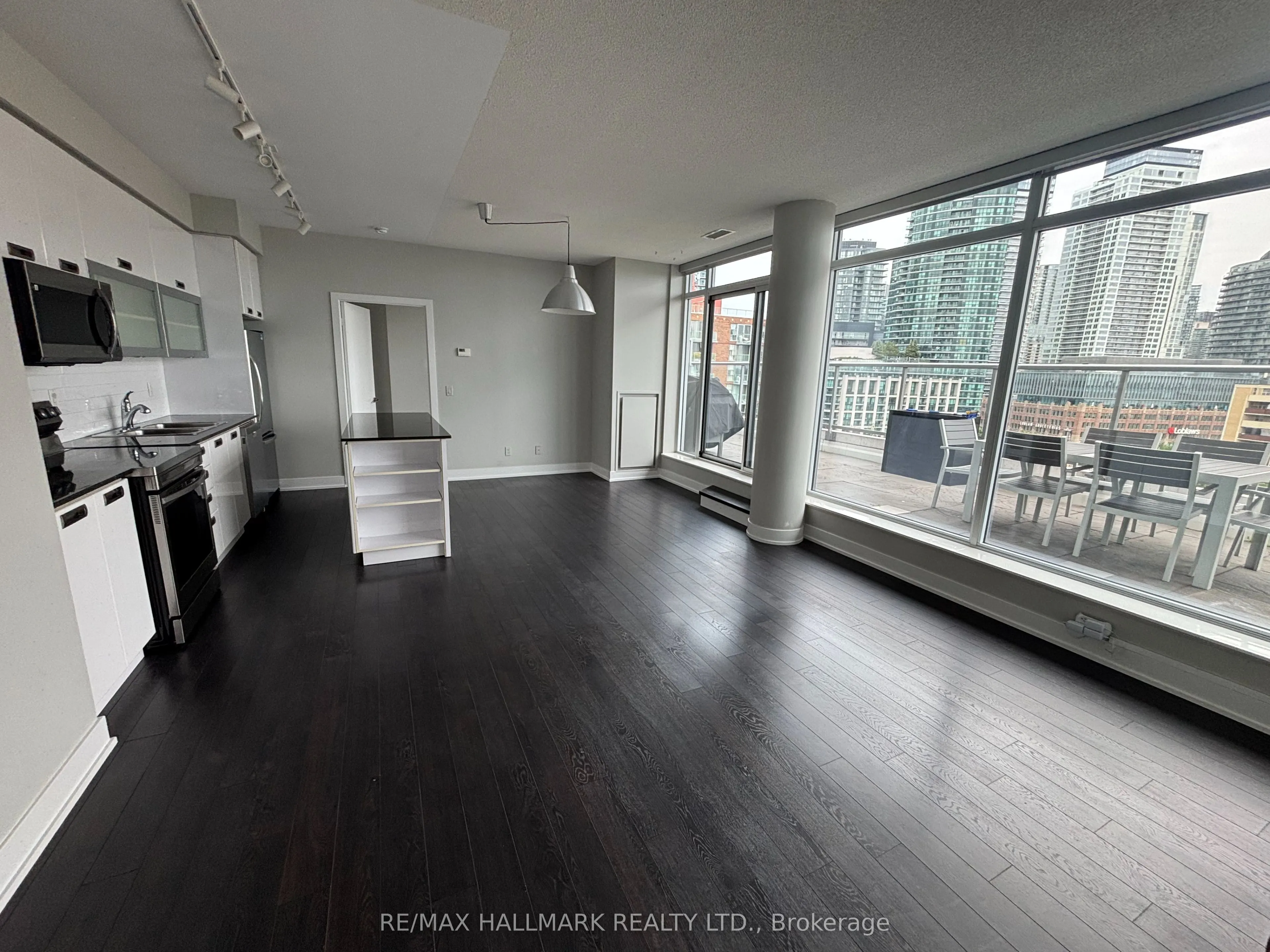 90 Stadium Road #905