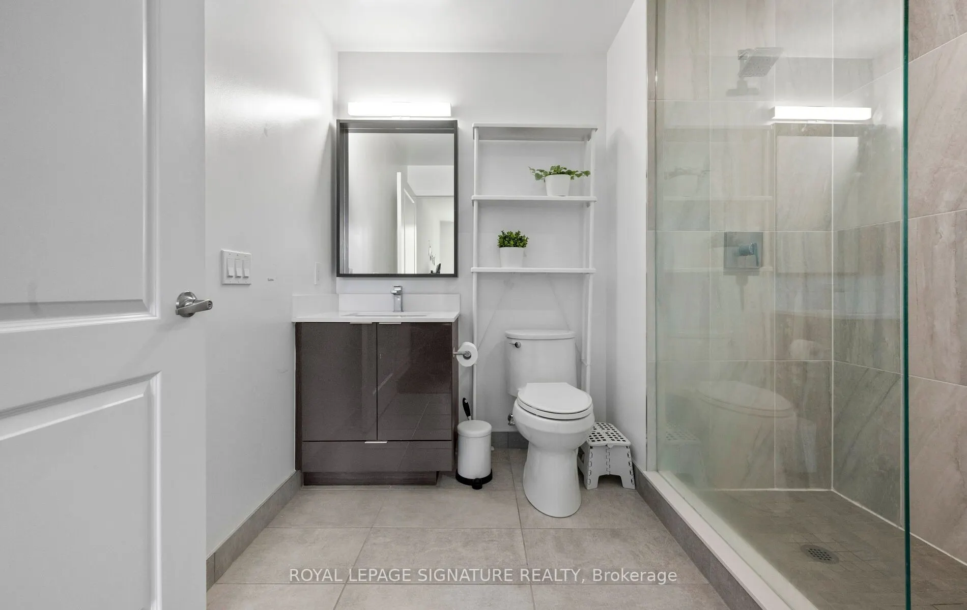 543 Richmond Street W #427