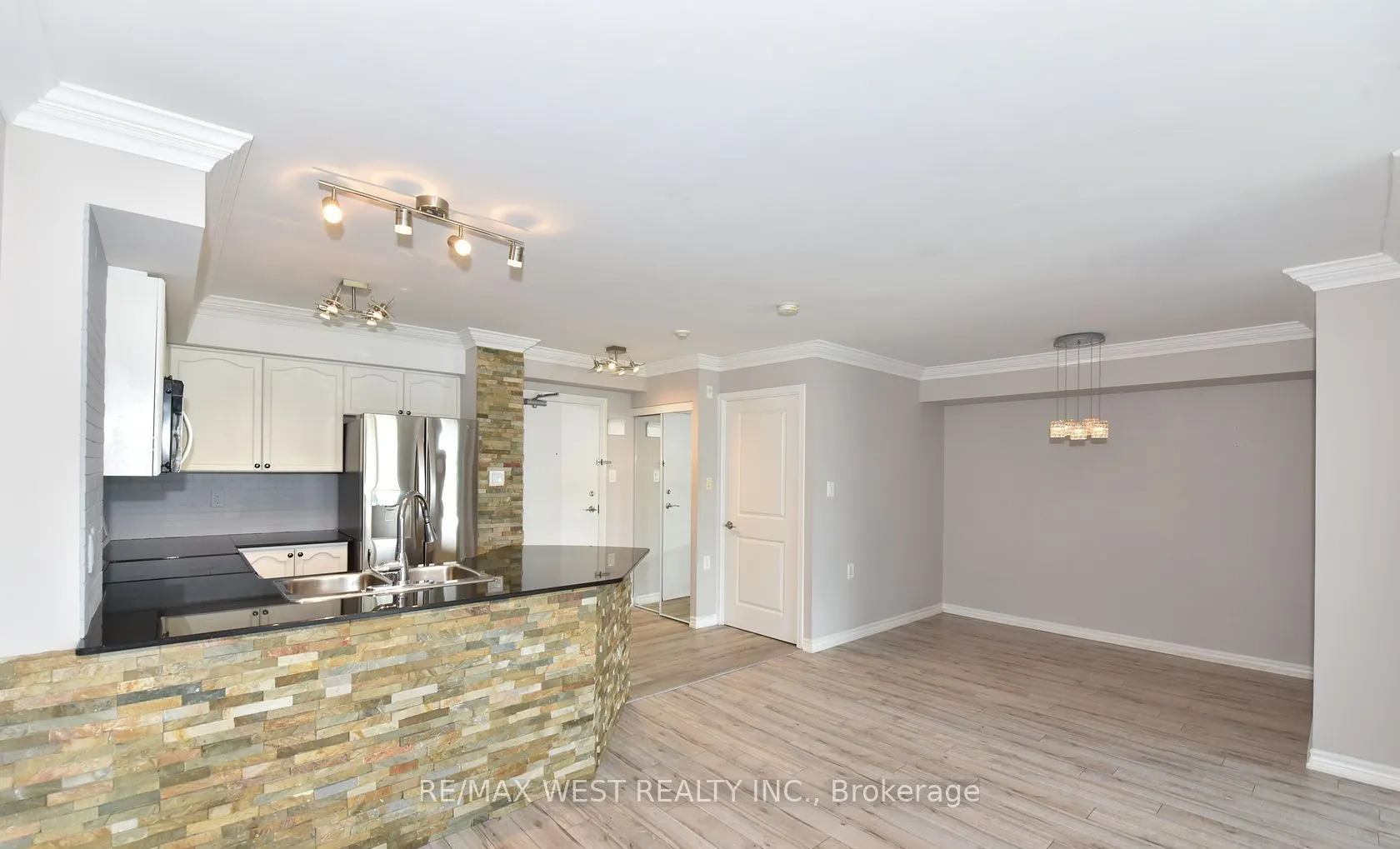920 Sheppard Avenue W #705