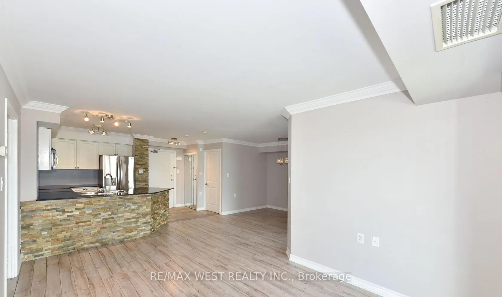 920 Sheppard Avenue W #705