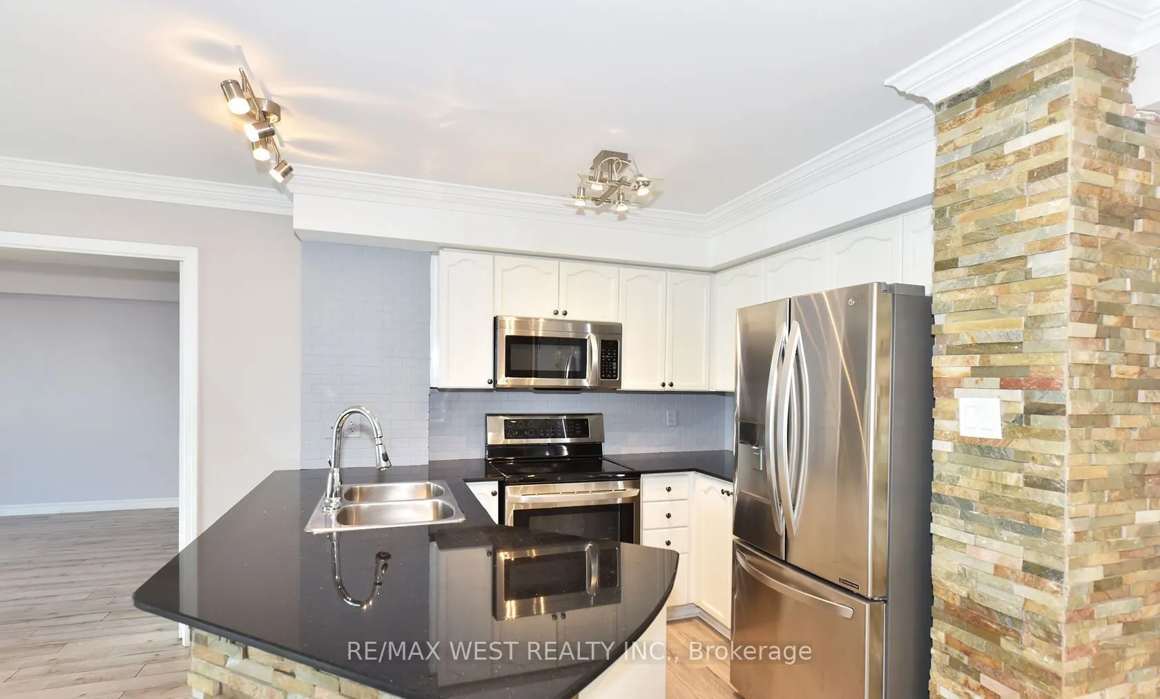 920 Sheppard Avenue W #705
