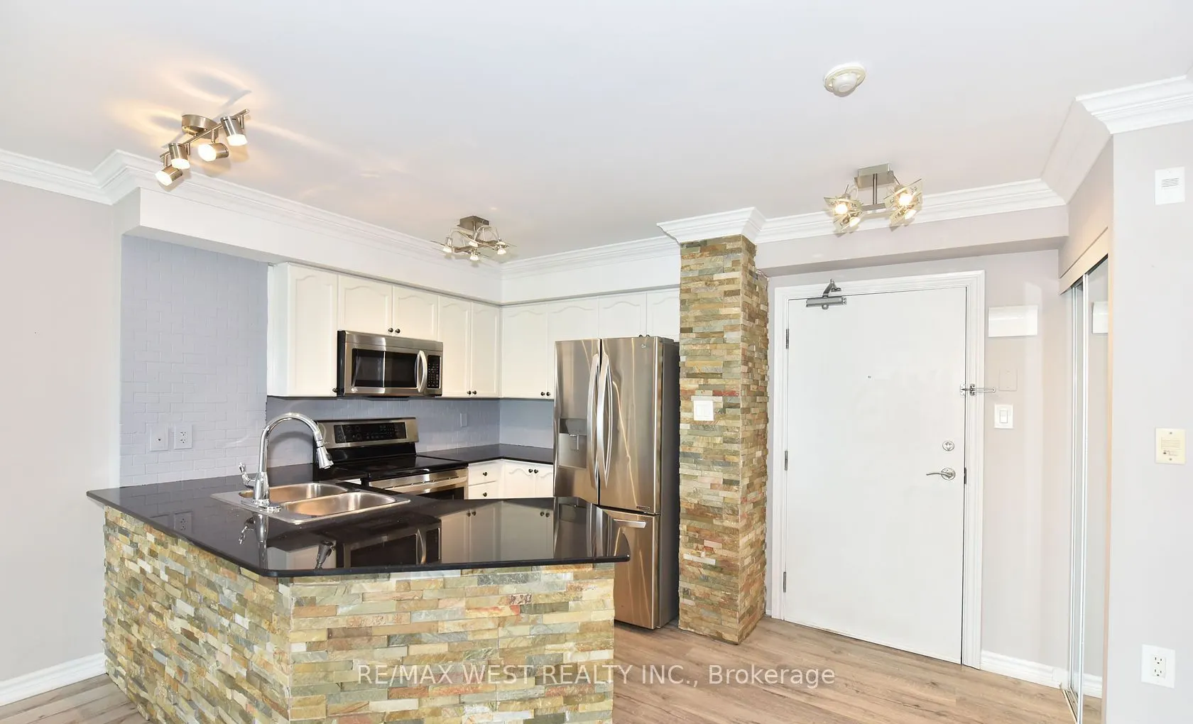 920 Sheppard Avenue W #705