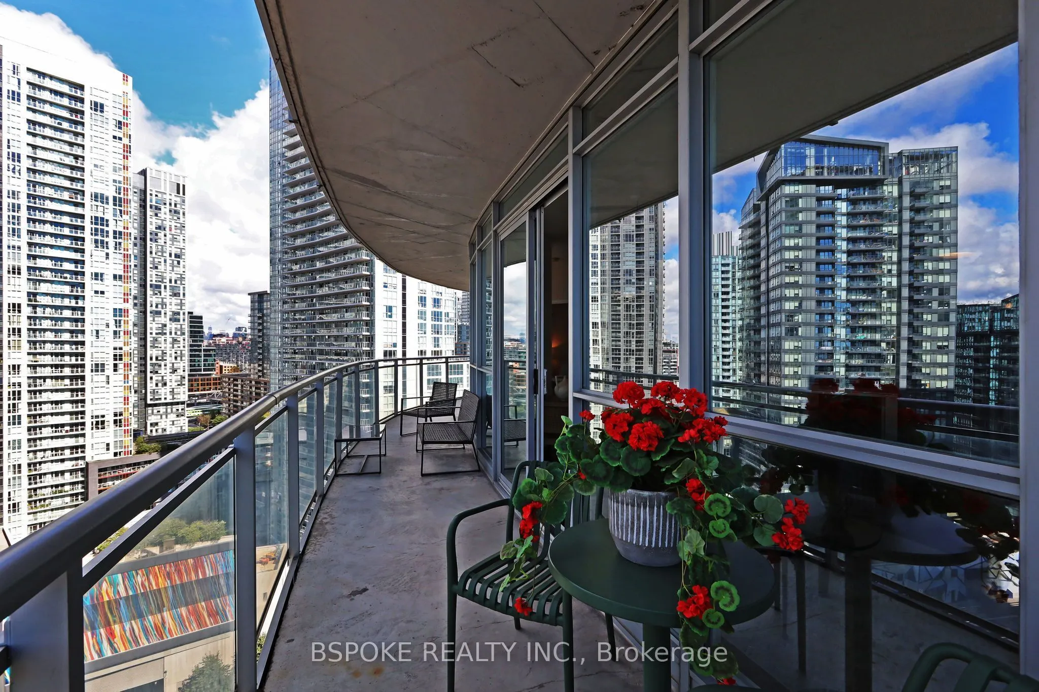 38 Dan Leckie Way #2207