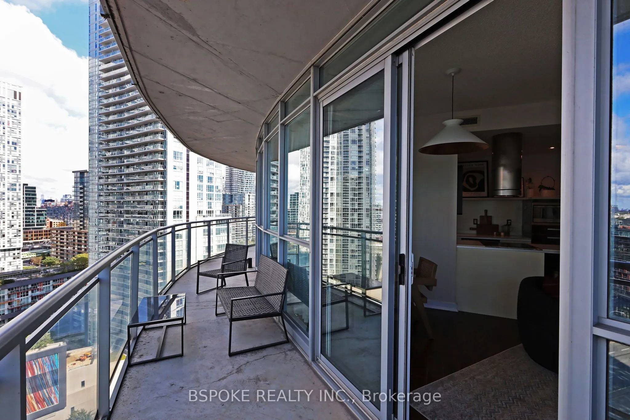38 Dan Leckie Way #2207