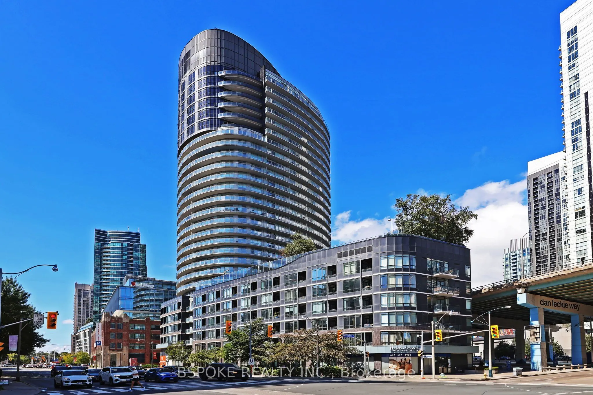 38 Dan Leckie Way #2207