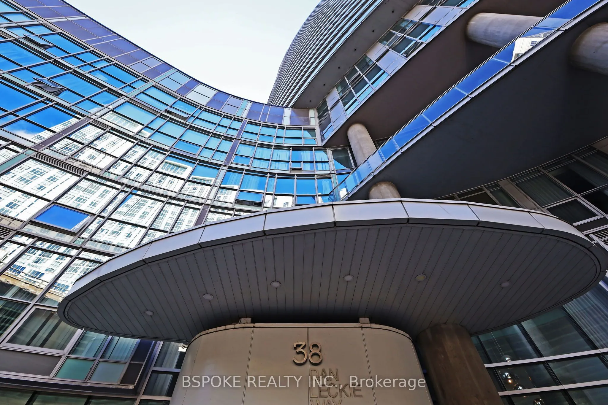 38 Dan Leckie Way #2207