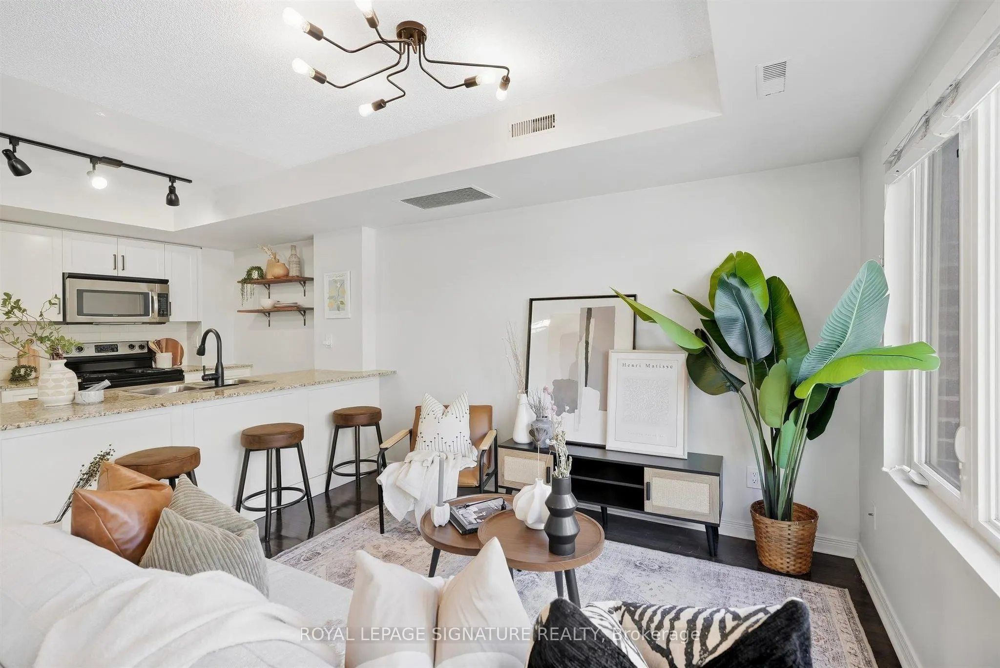 11 Ruttan Street #225