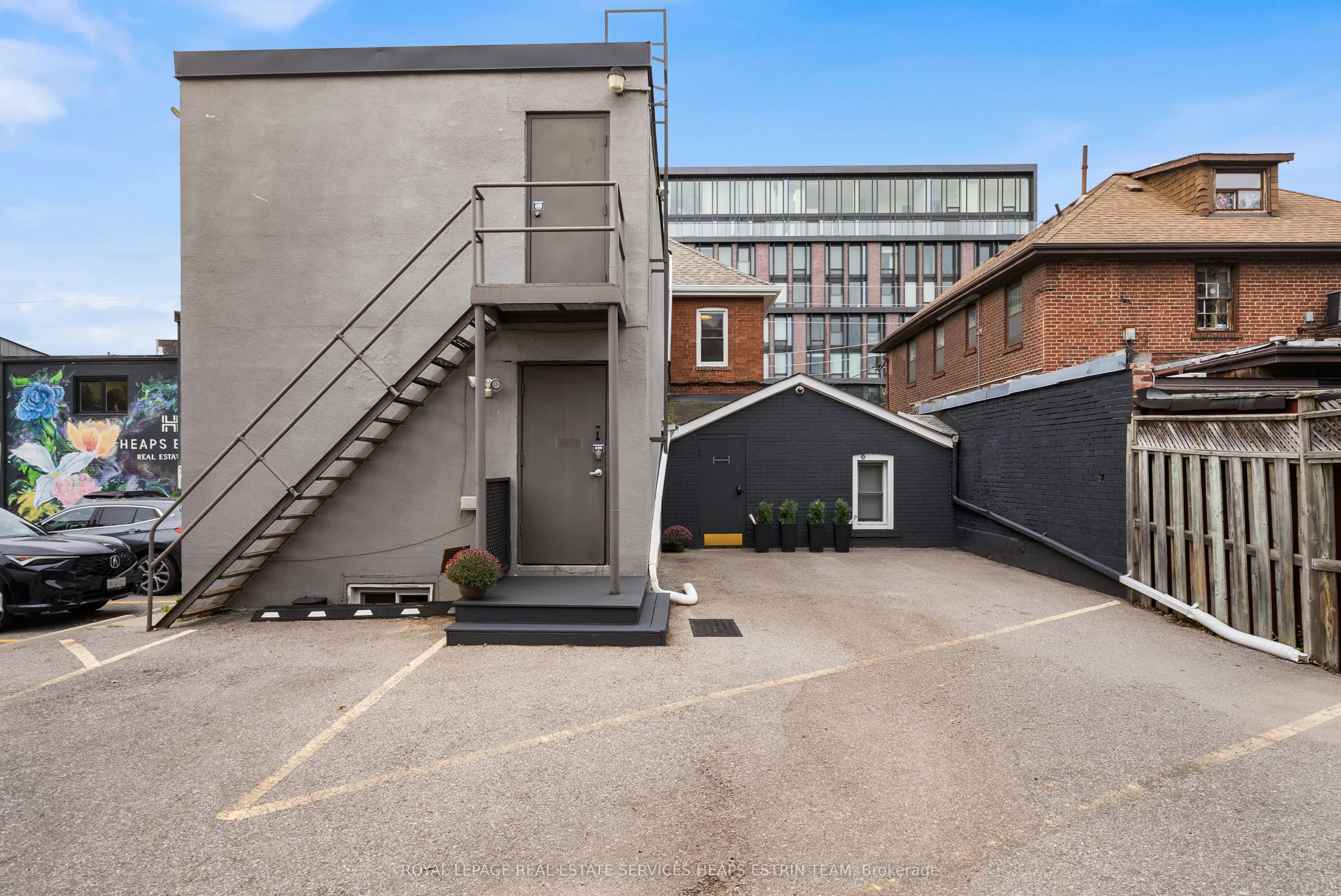1395 Bayview Avenue #M04