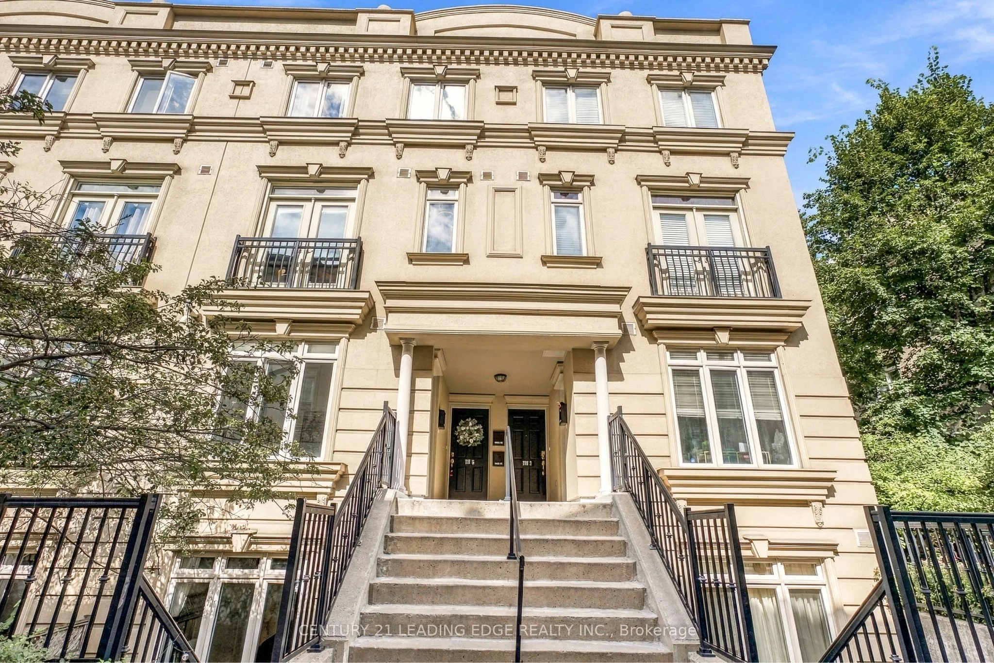 98 Carr Street #TH5