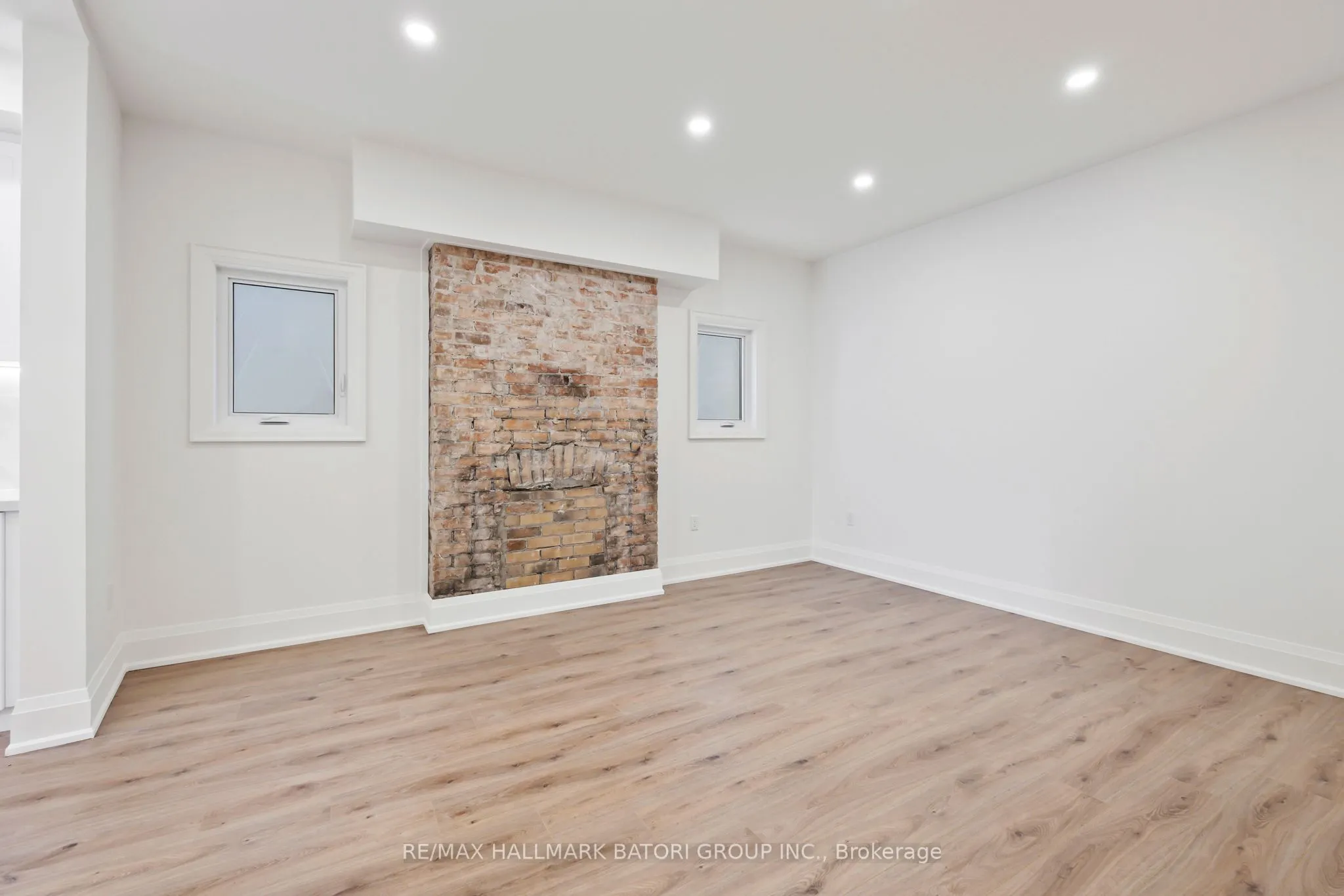18 Keewatin Avenue #2