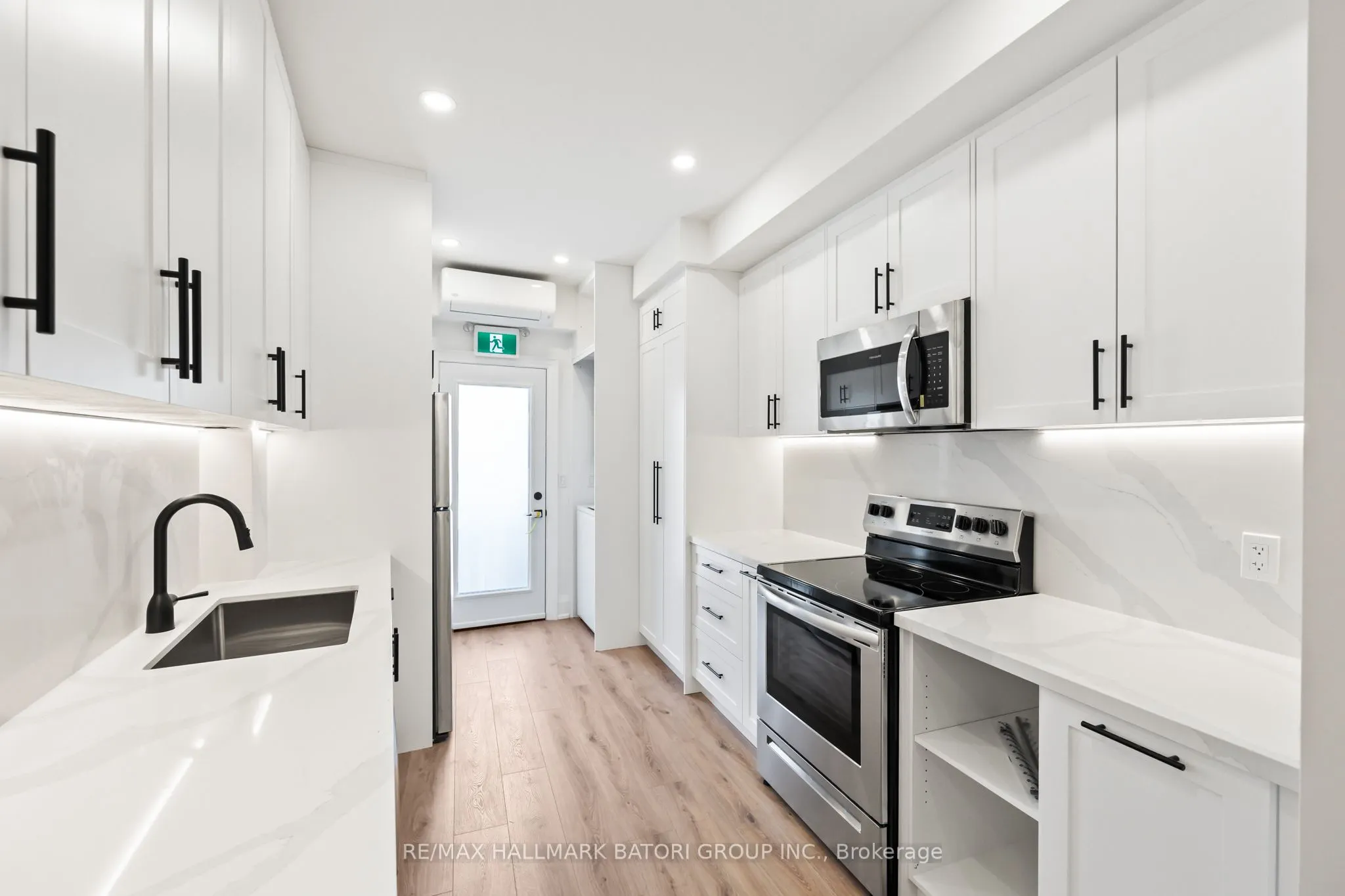 18 Keewatin Avenue #2