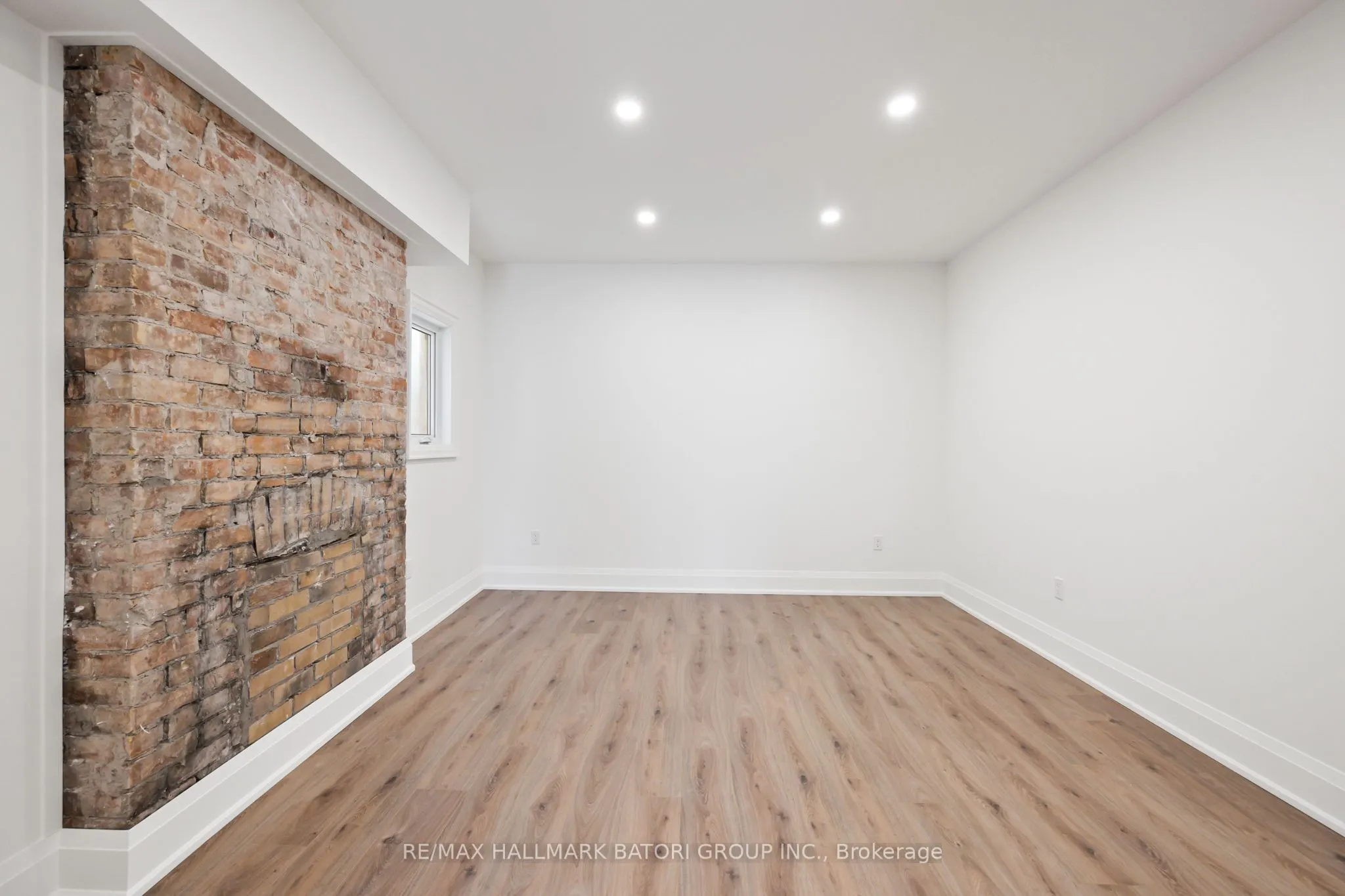 18 Keewatin Avenue #2