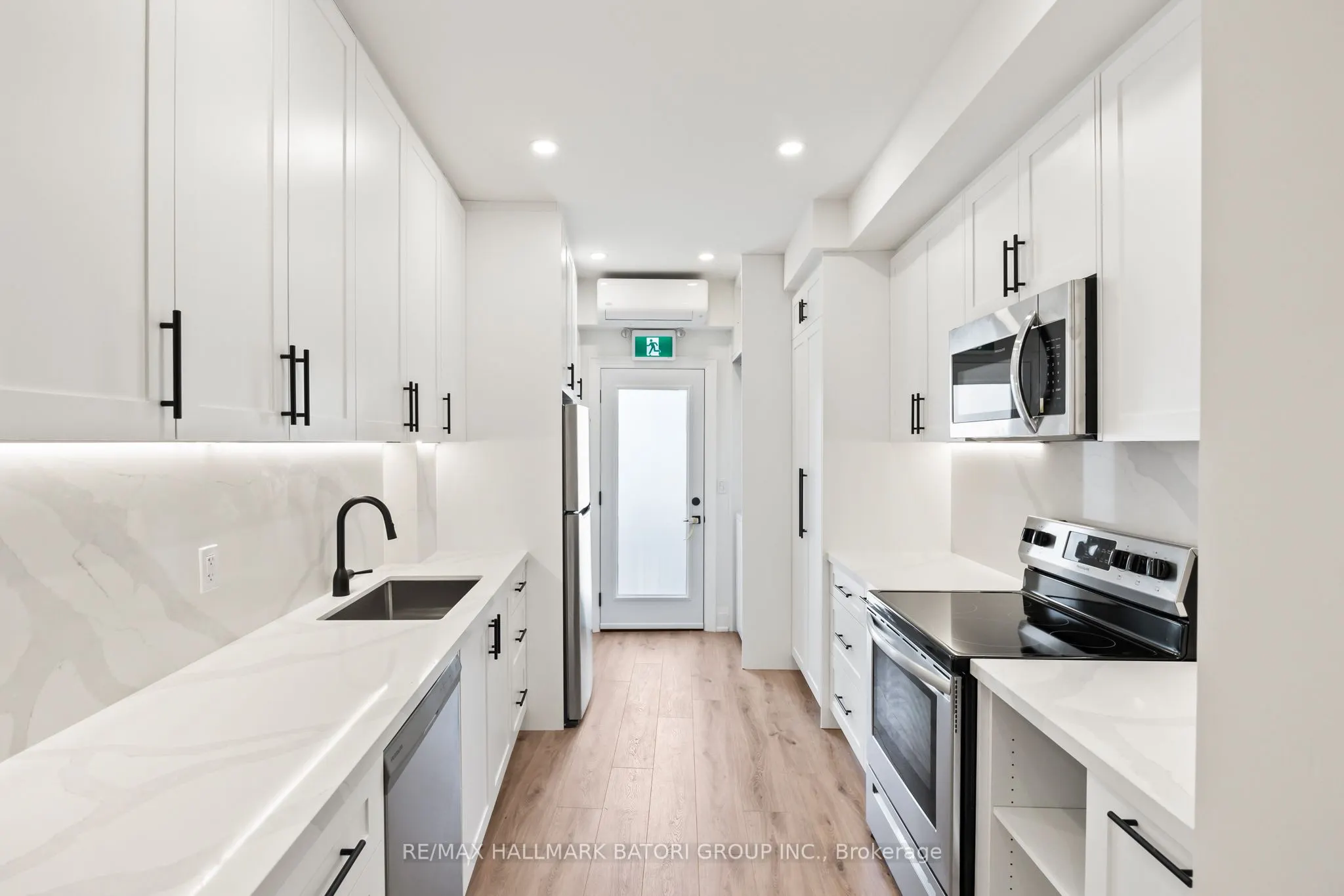 18 Keewatin Avenue #2
