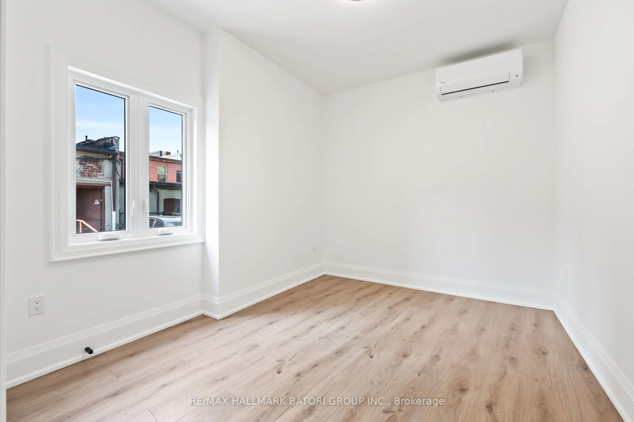18 Keewatin Avenue #2