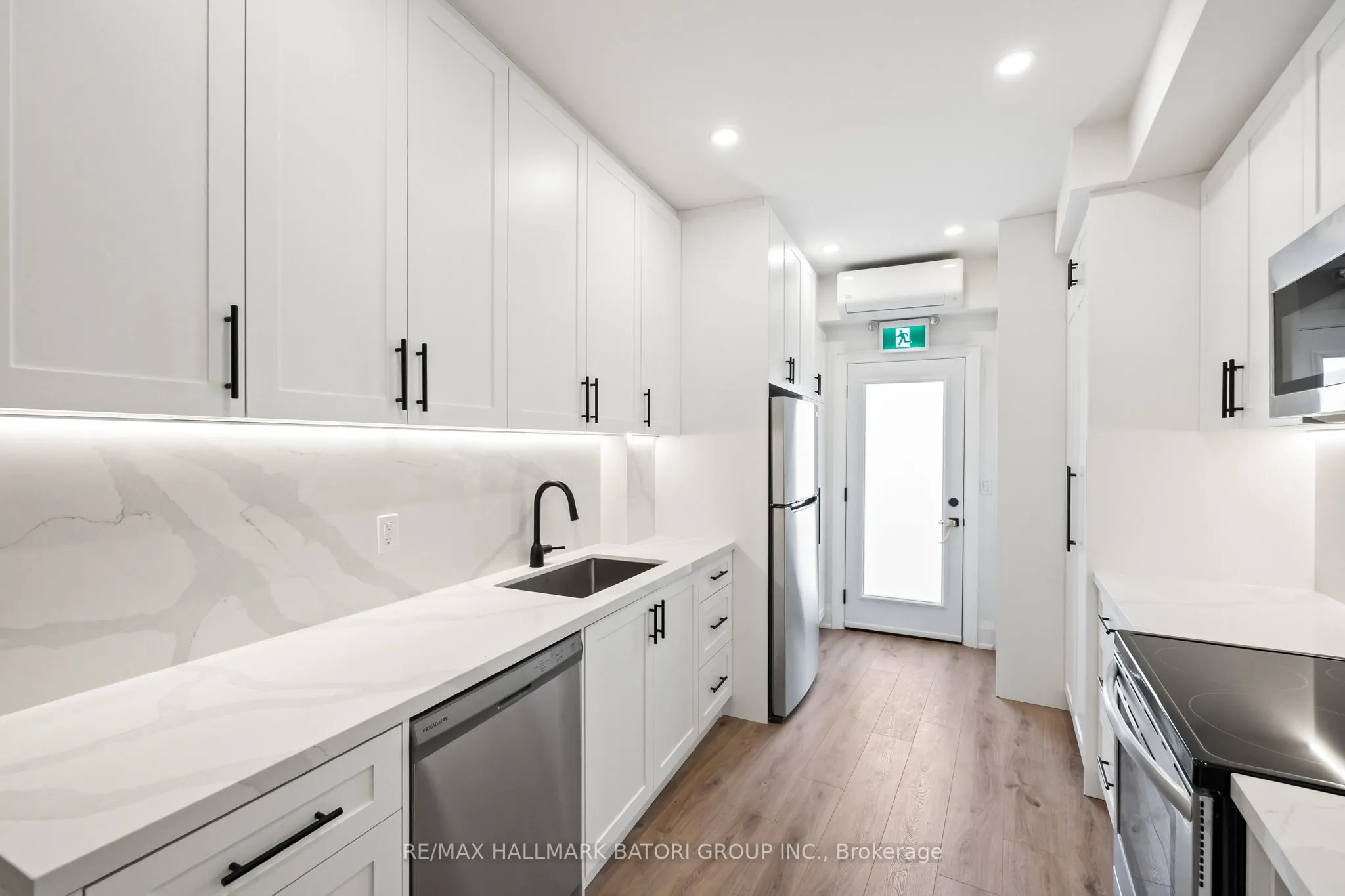 18 Keewatin Avenue #2