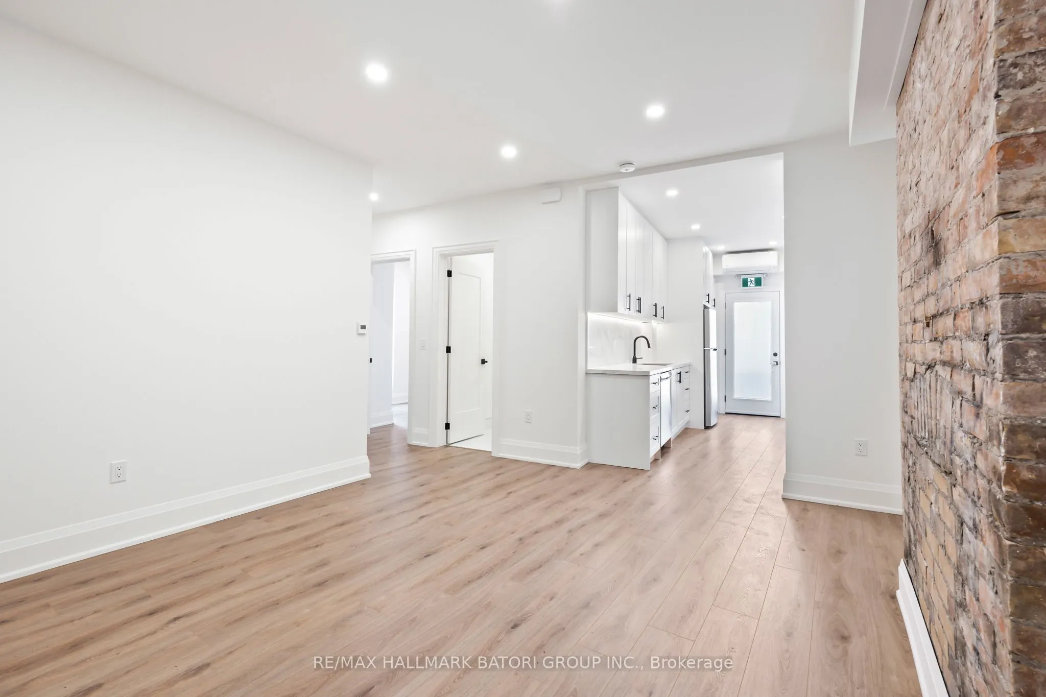 18 Keewatin Avenue #2