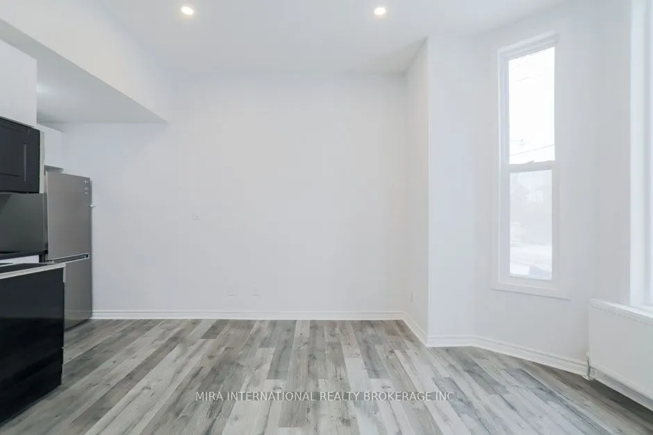 210 Carlton Street #101