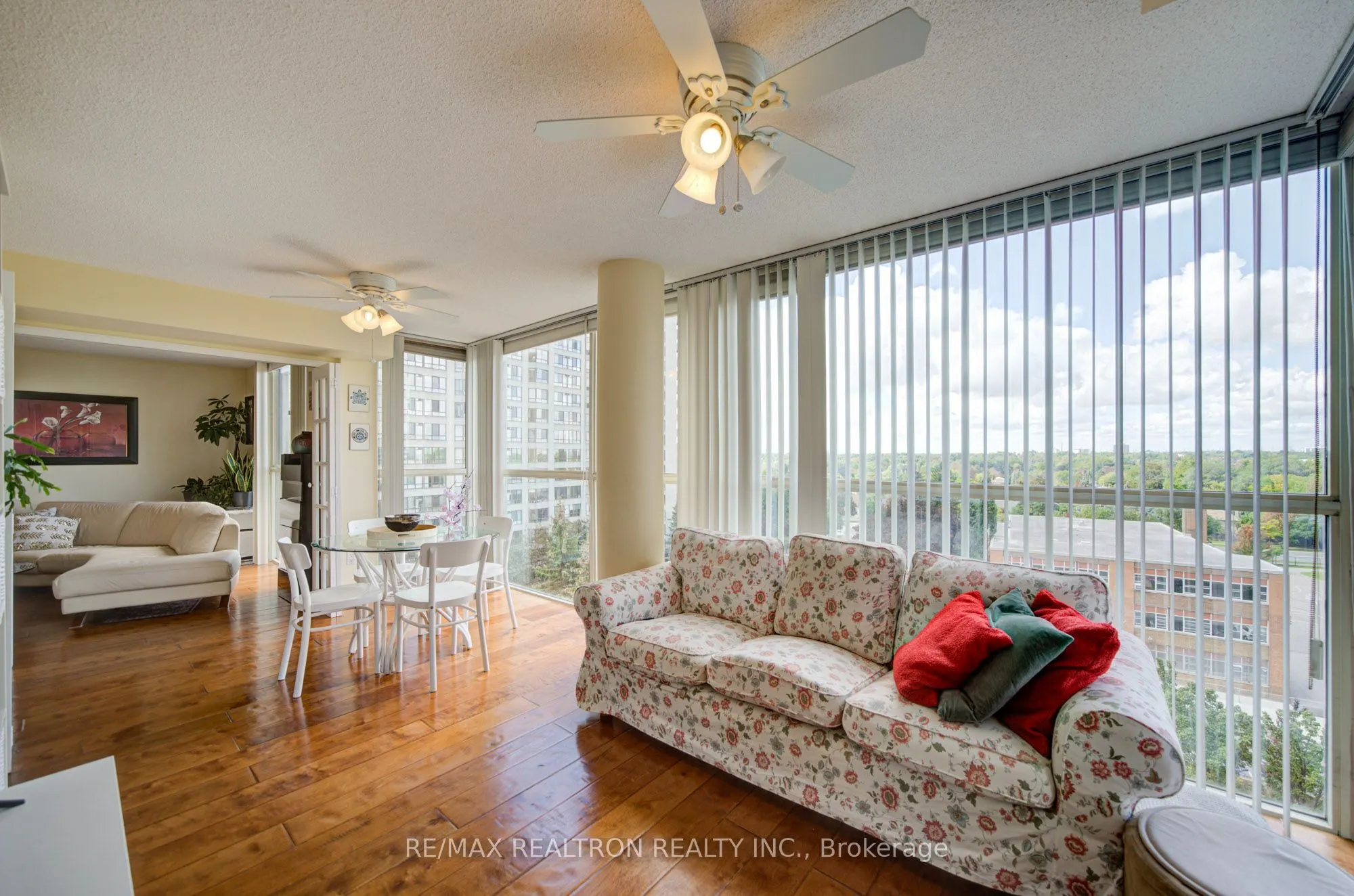 5460 Yonge Street #611